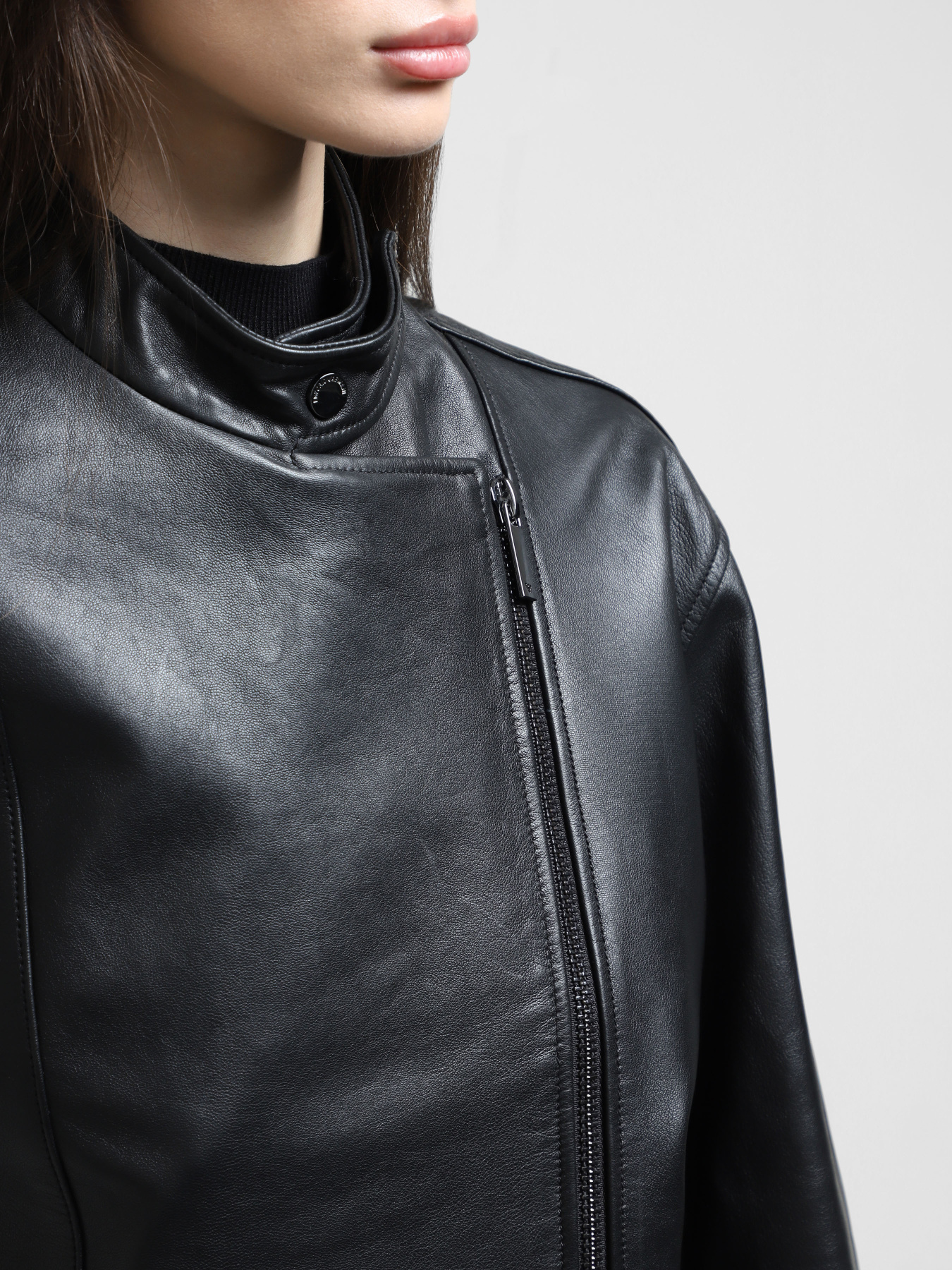 Куртка кожаная Emporio Armani модель EW000229-AF10529-UC001 Фото