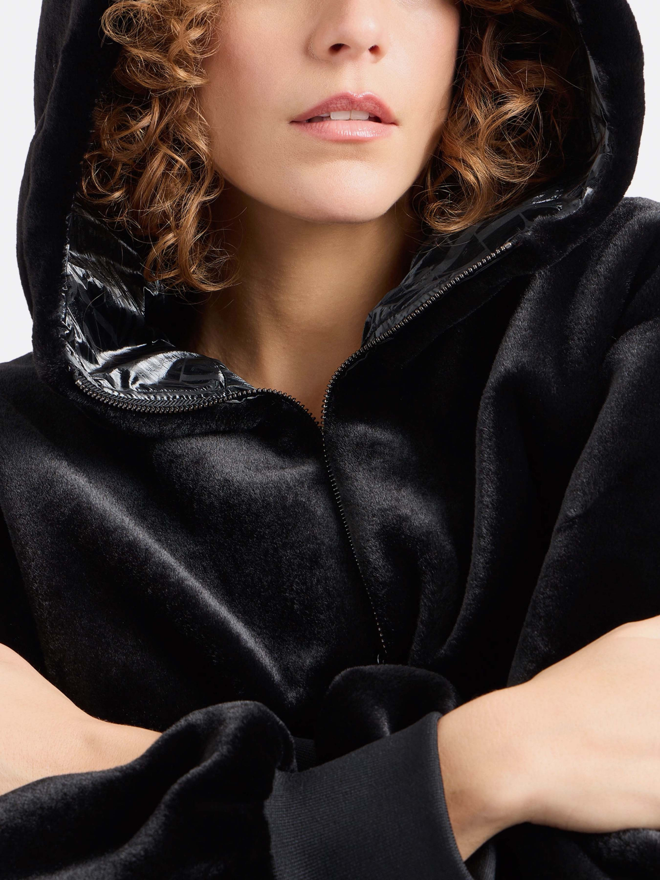 Зимняя куртка Emporio Armani модель 6D2B85-2NGSZ-0999 Фото