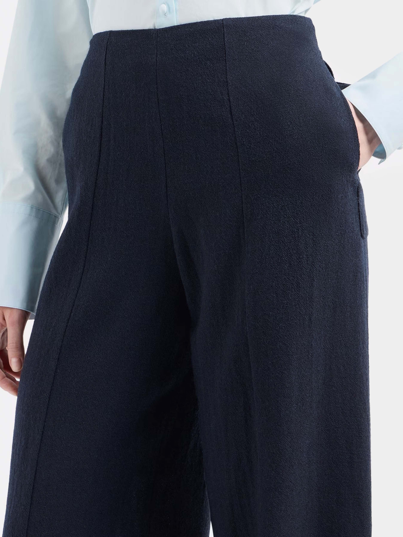 Брюки палаццо Emporio Armani модель EW000081-AF10217-UB109 Фото