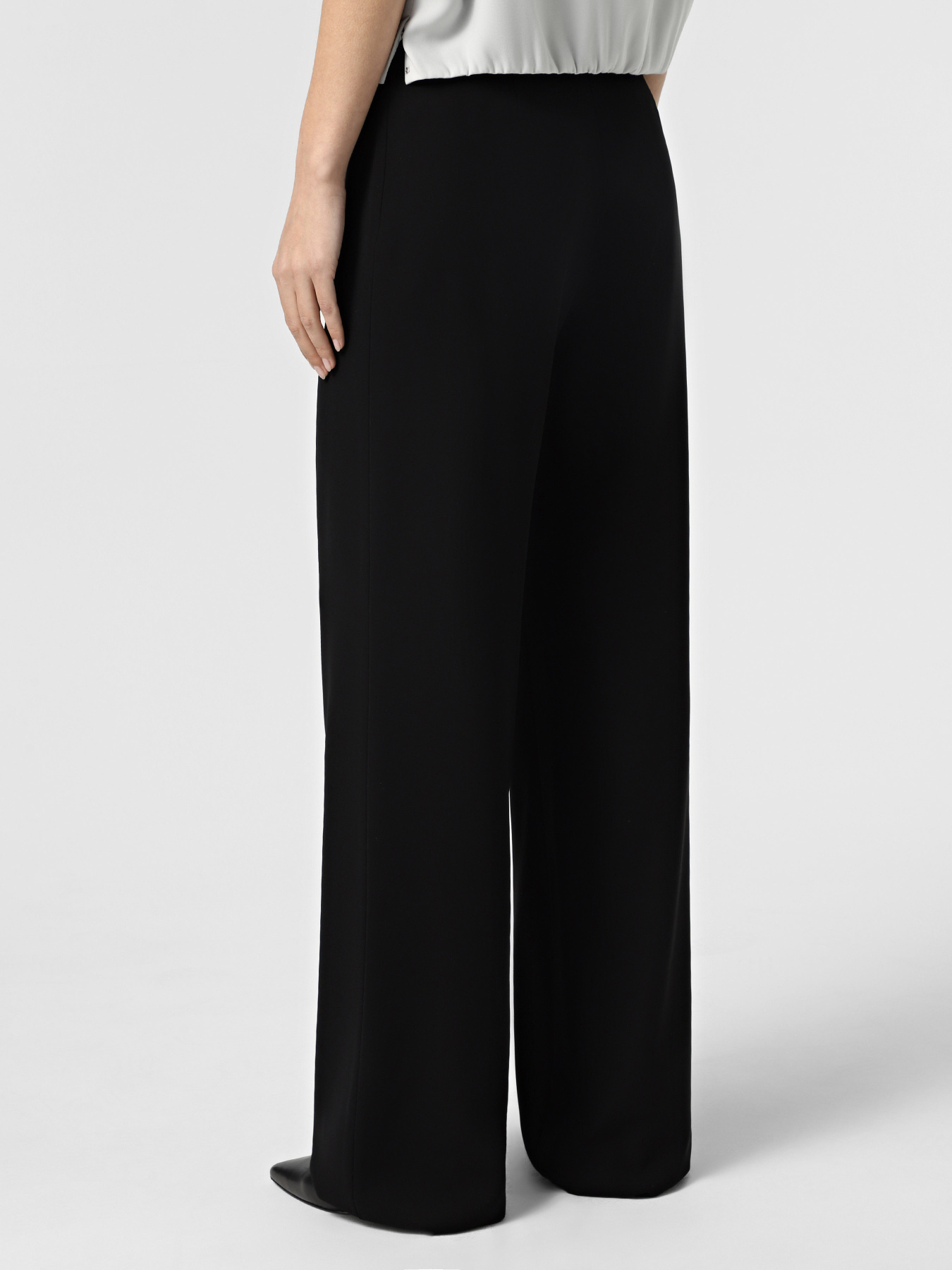 Брюки повседневные Emporio Armani модель EW001145-AF10206-UC001 Фото