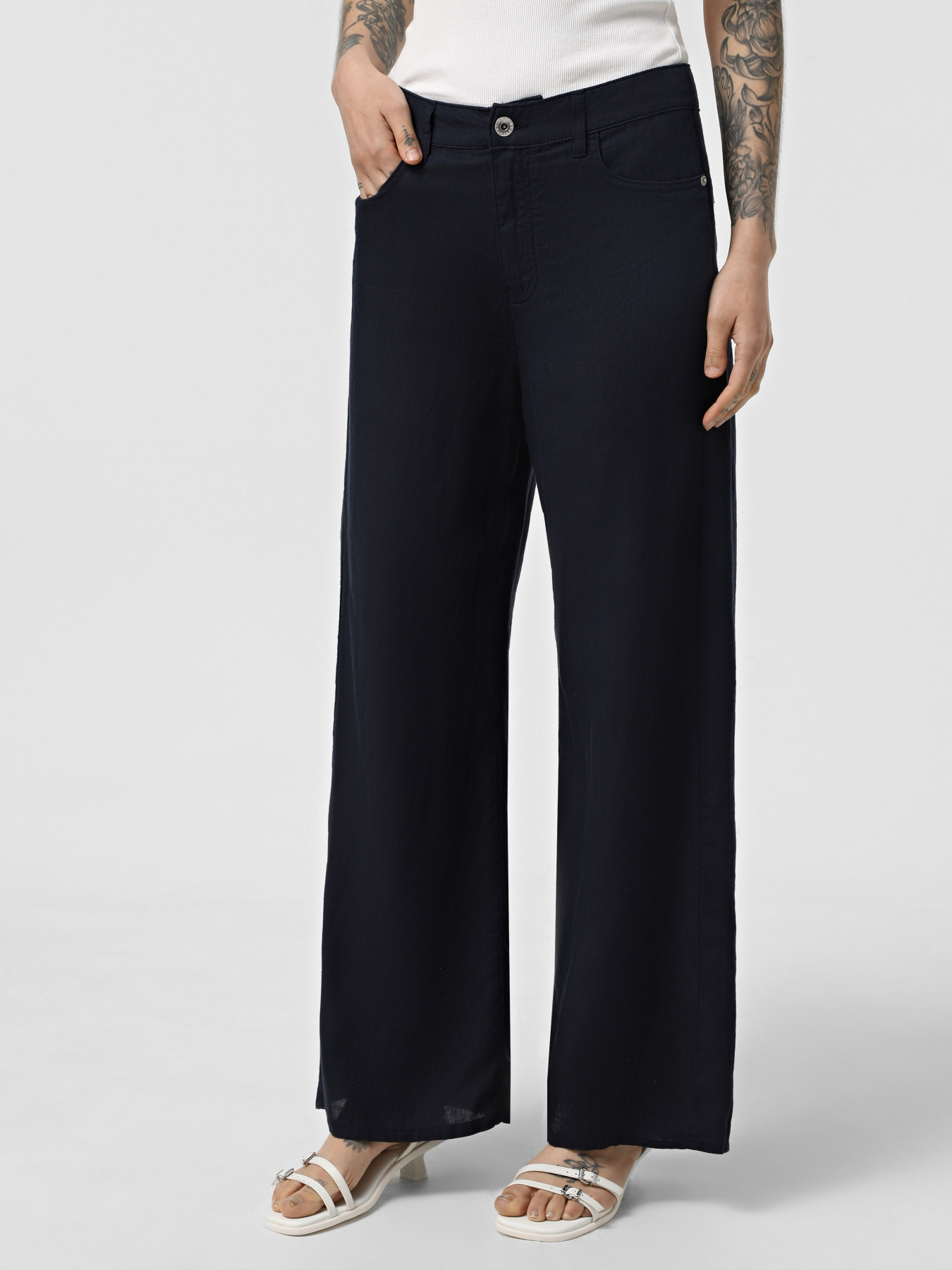 Повсякденні штани Emporio Armani модель EW000019-AF12679-UB115 Повсякденні штани Emporio Armani модель EW000019-AF12679-UB115 Фото