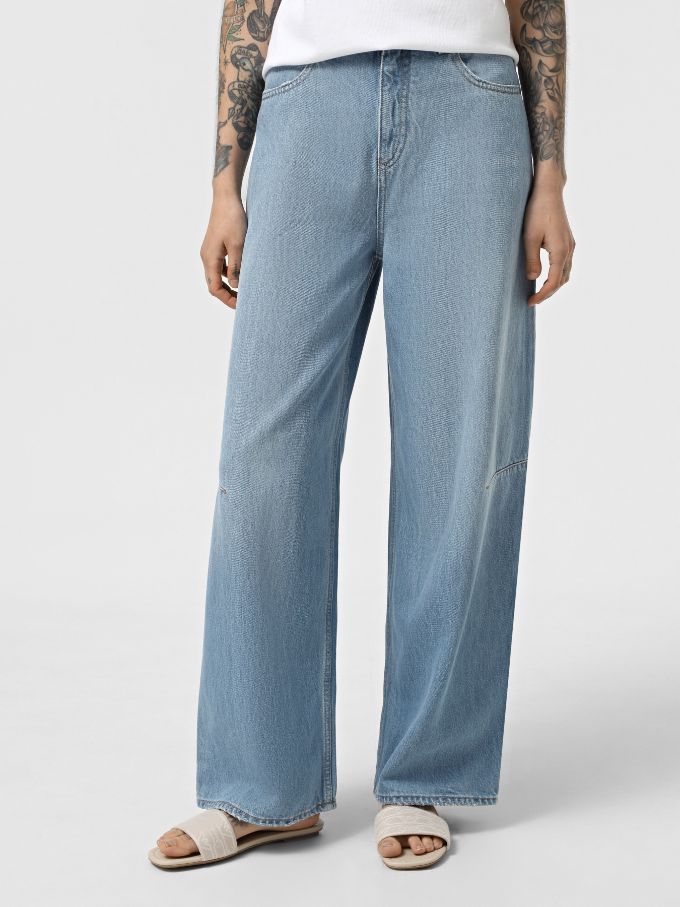 Широкі джинси Emporio Armani модель EW000730-AF12675-MB003 Широкі джинси Emporio Armani модель EW000730-AF12675-MB003 Фото