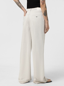 Широкі джинси Emporio Armani модель EW000737-AF14857-U0006 Фото