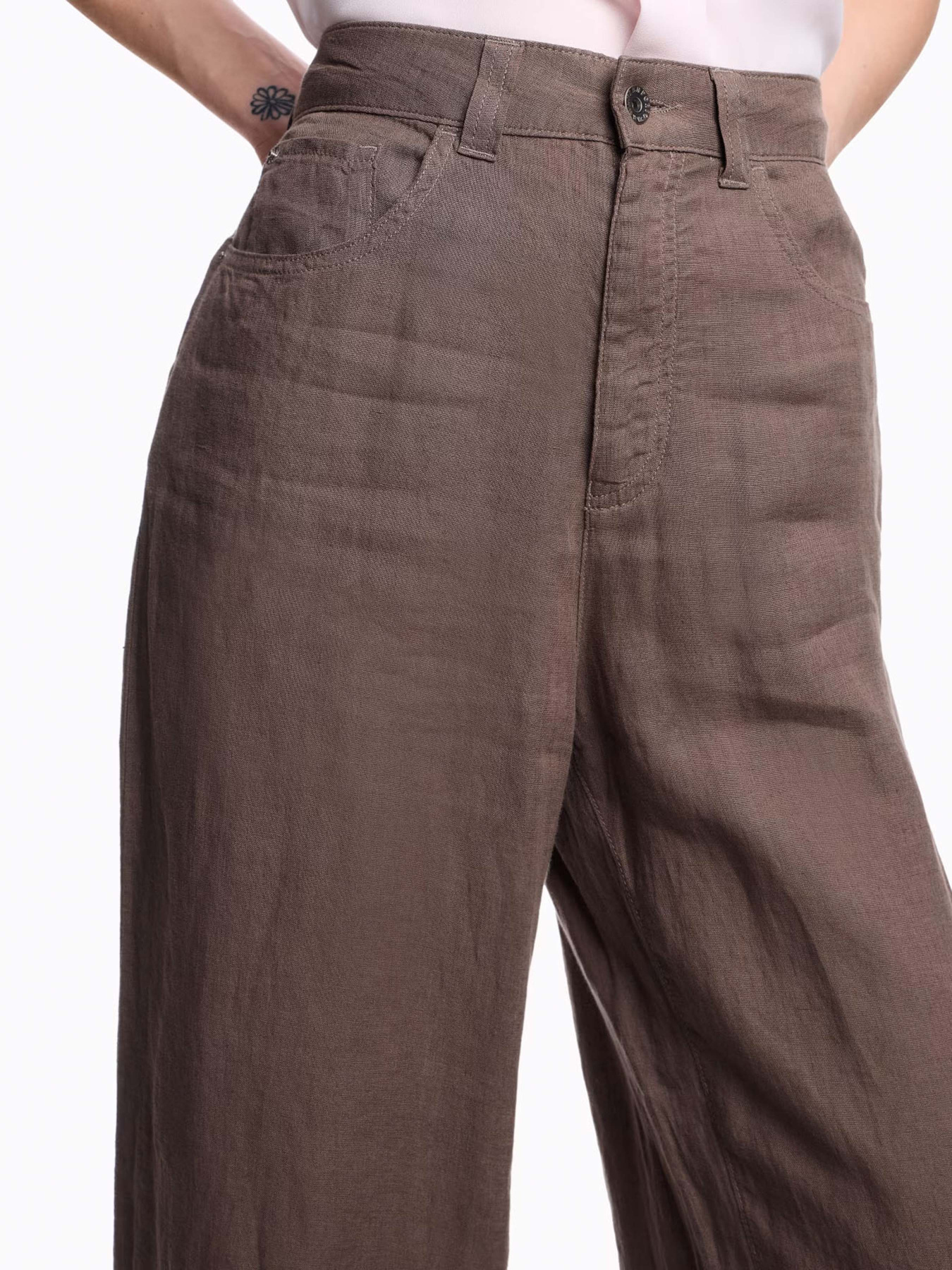 Широкі джинси Emporio Armani модель EW000749-AF12679-U6195 Фото