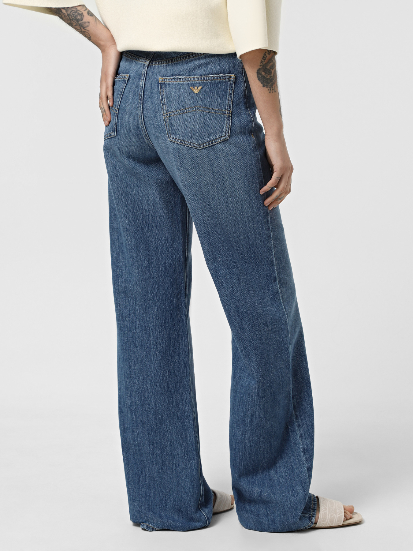 Широкі джинси Emporio Armani модель EW001119-AF12676-MB002 Фото