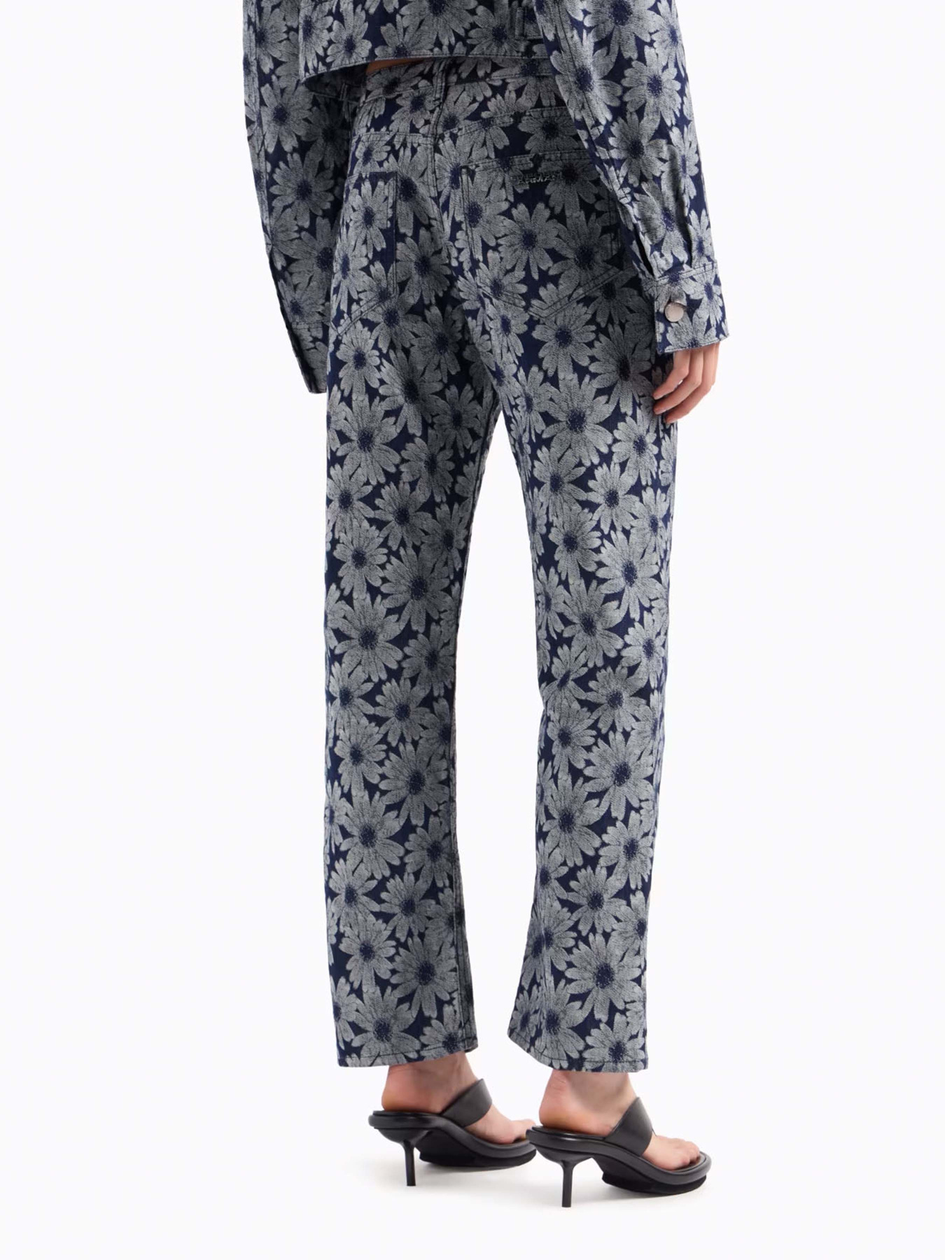 Бойфренды Emporio Armani Sustainable модель EW001313-AF13860-FB010 Фото