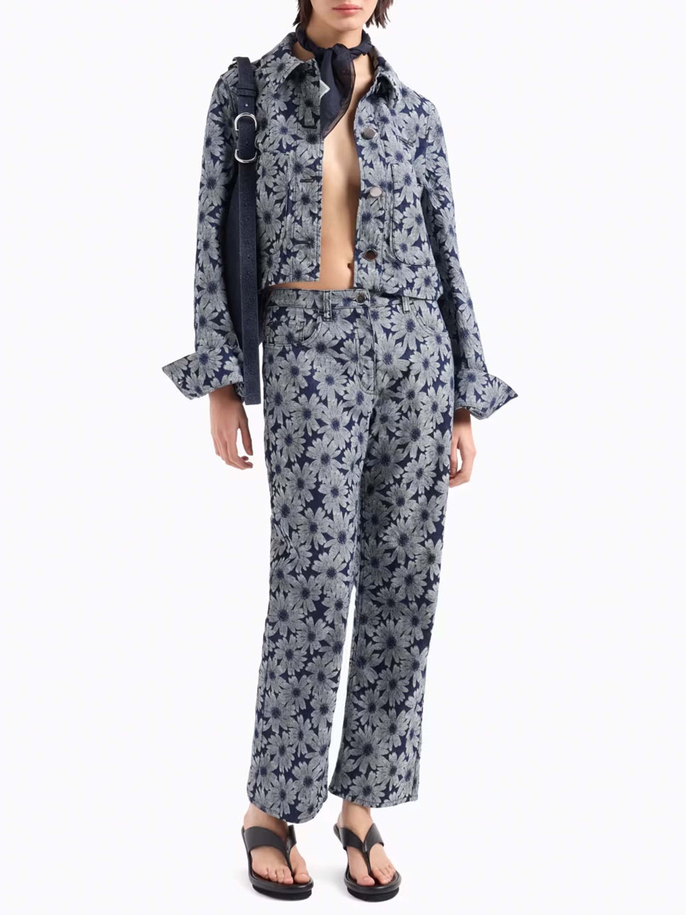 Бойфренды Emporio Armani Sustainable модель EW001313-AF13860-FB010 Фото