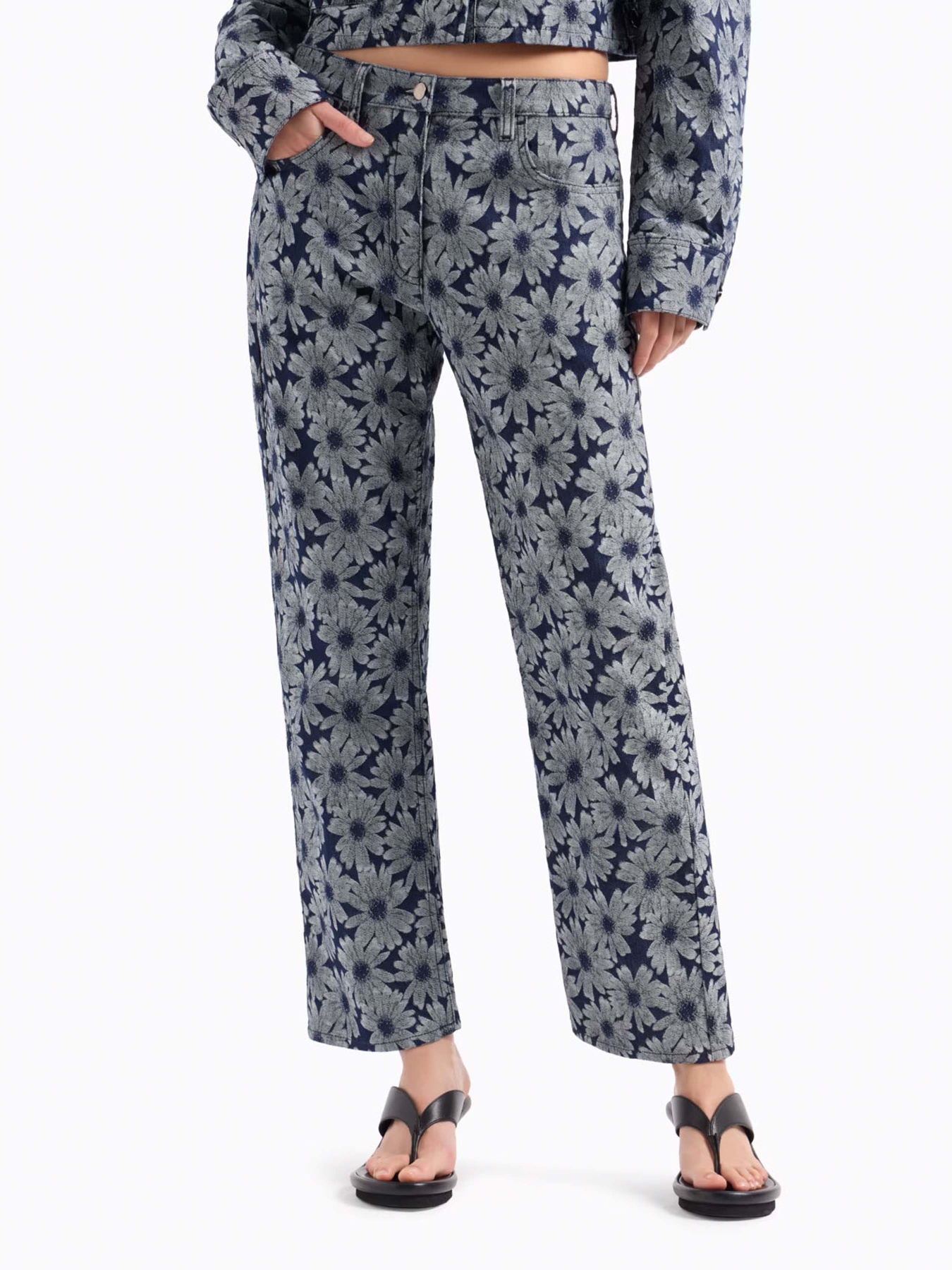 Бойфренды Emporio Armani Sustainable модель EW001313-AF13860-FB010 Фото