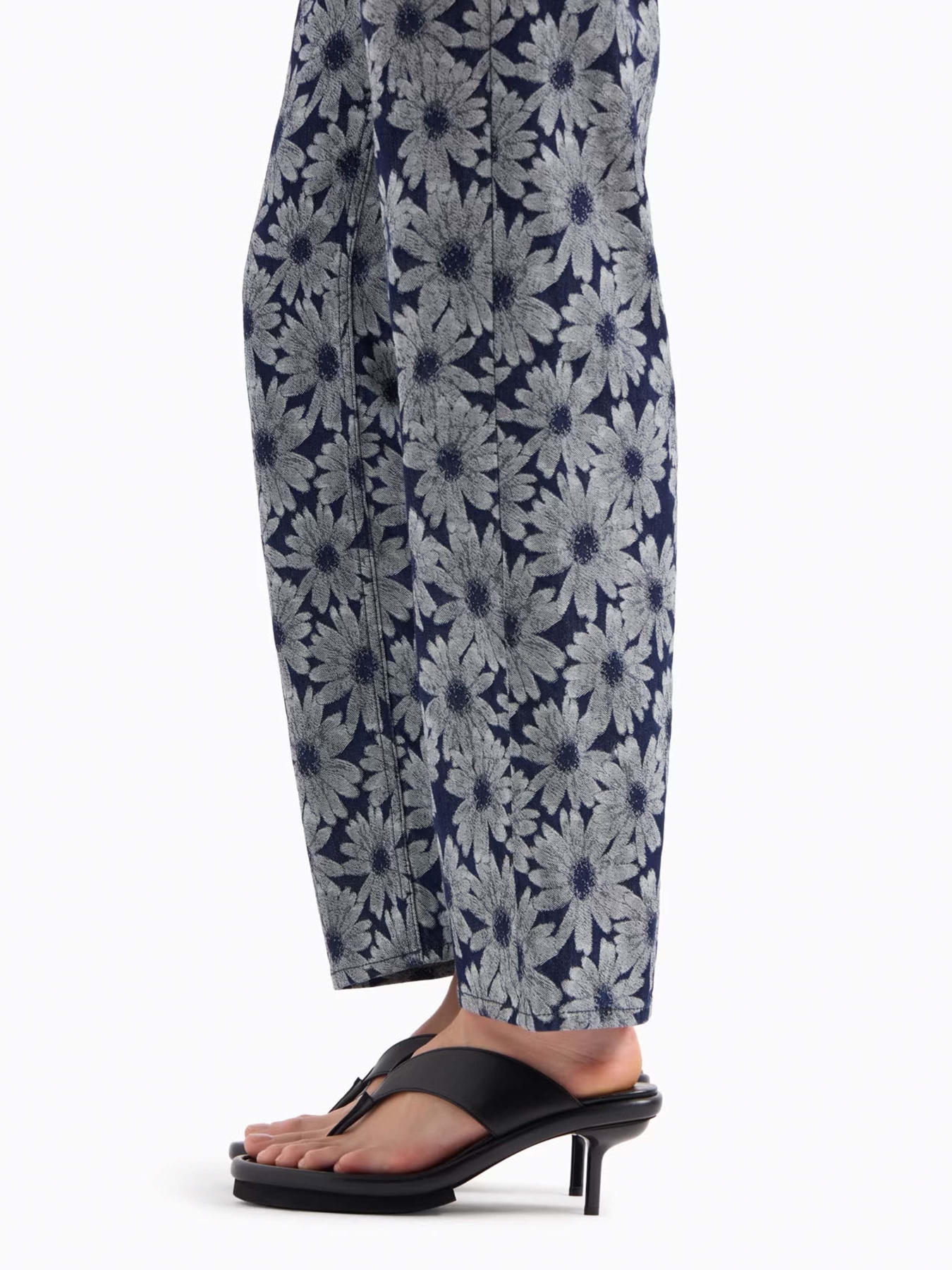 Бойфренди Emporio Armani Armani Sustainable модель EW001313-AF13860-FB010 Фото