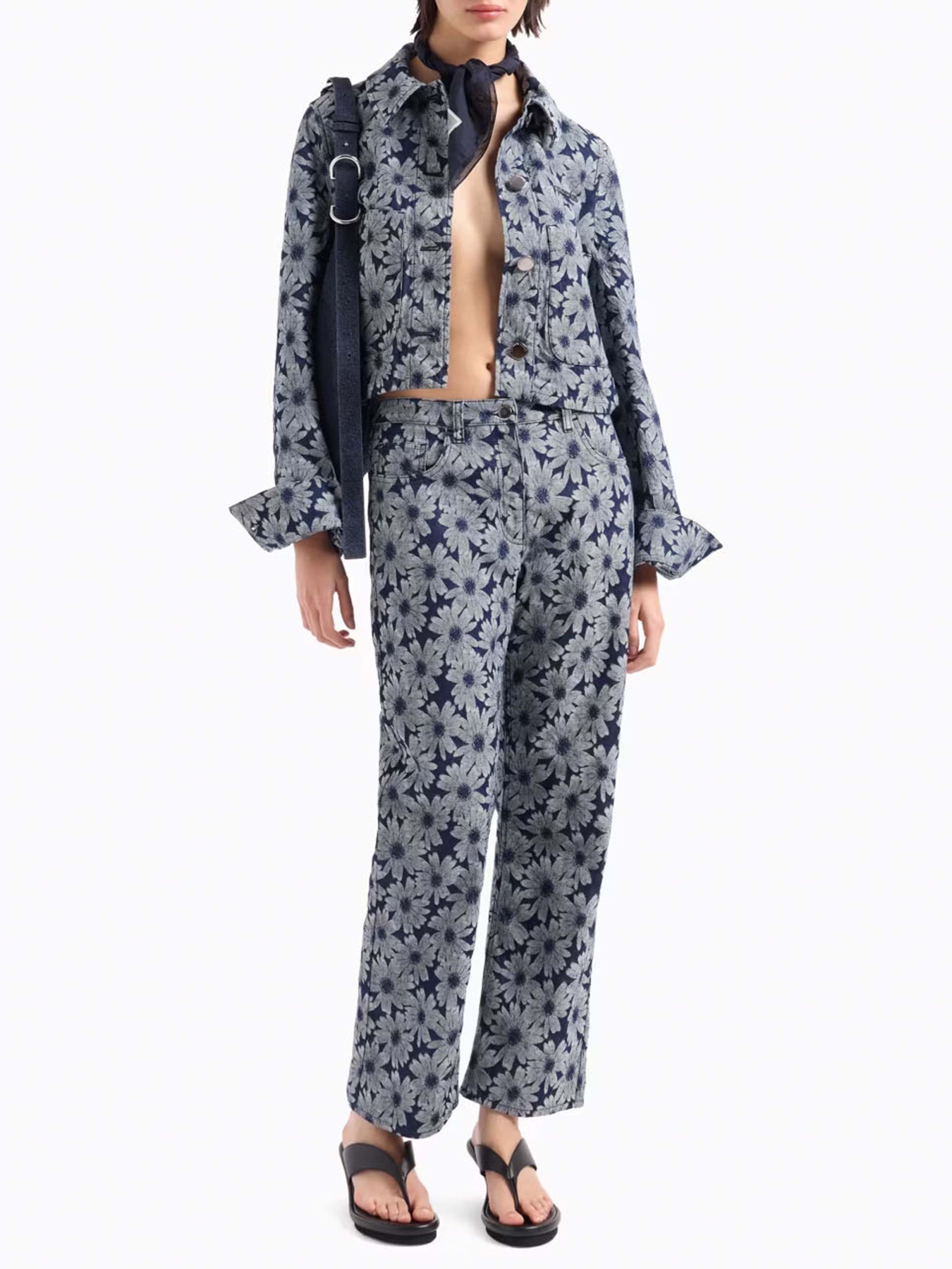 Джинсовая куртка Emporio Armani Sustainable модель EW001334-AF13860-FB010 Фото