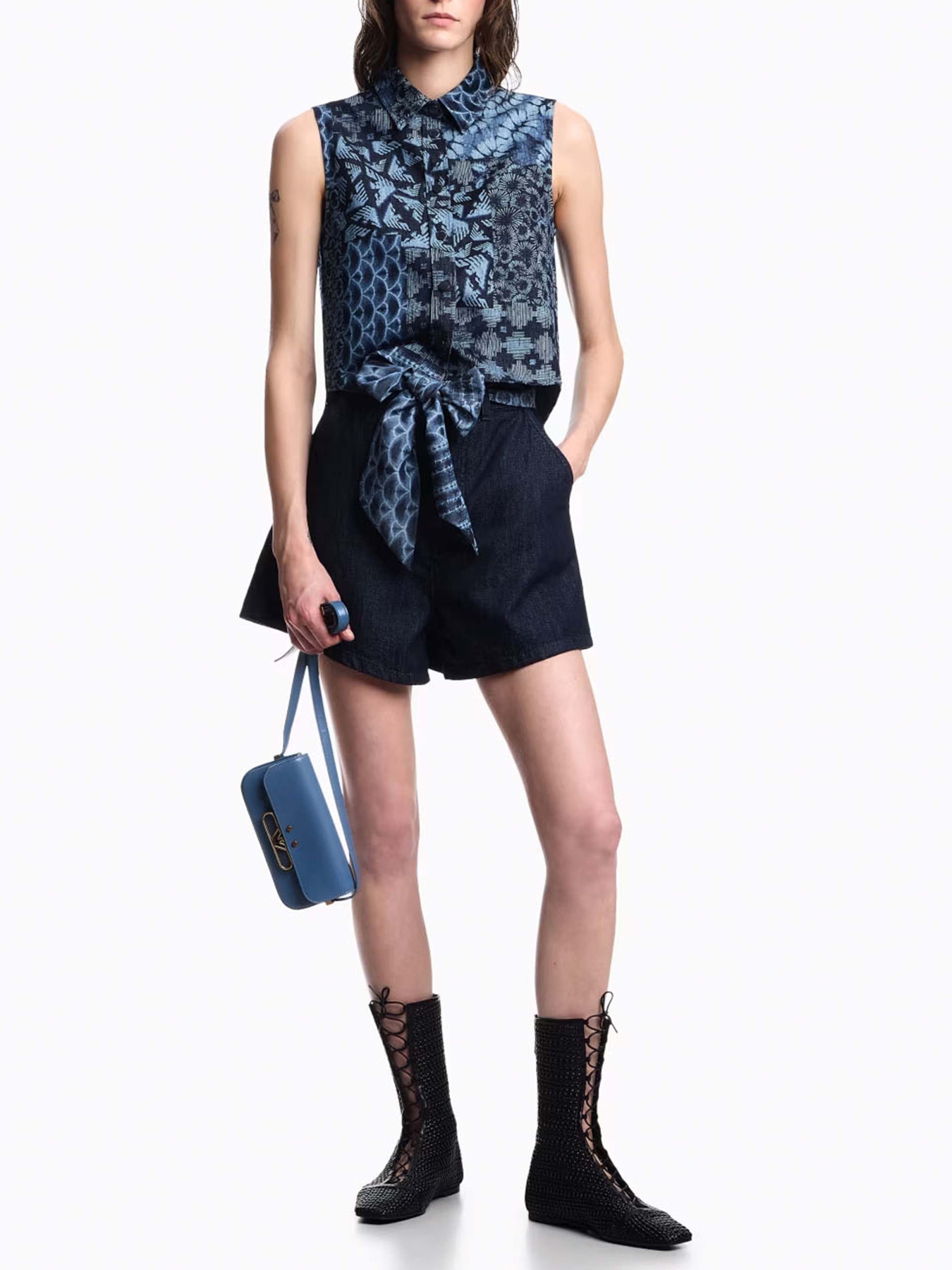 Шорты джинсовые Emporio Armani модель EW001498-AF14968-MB001 Фото