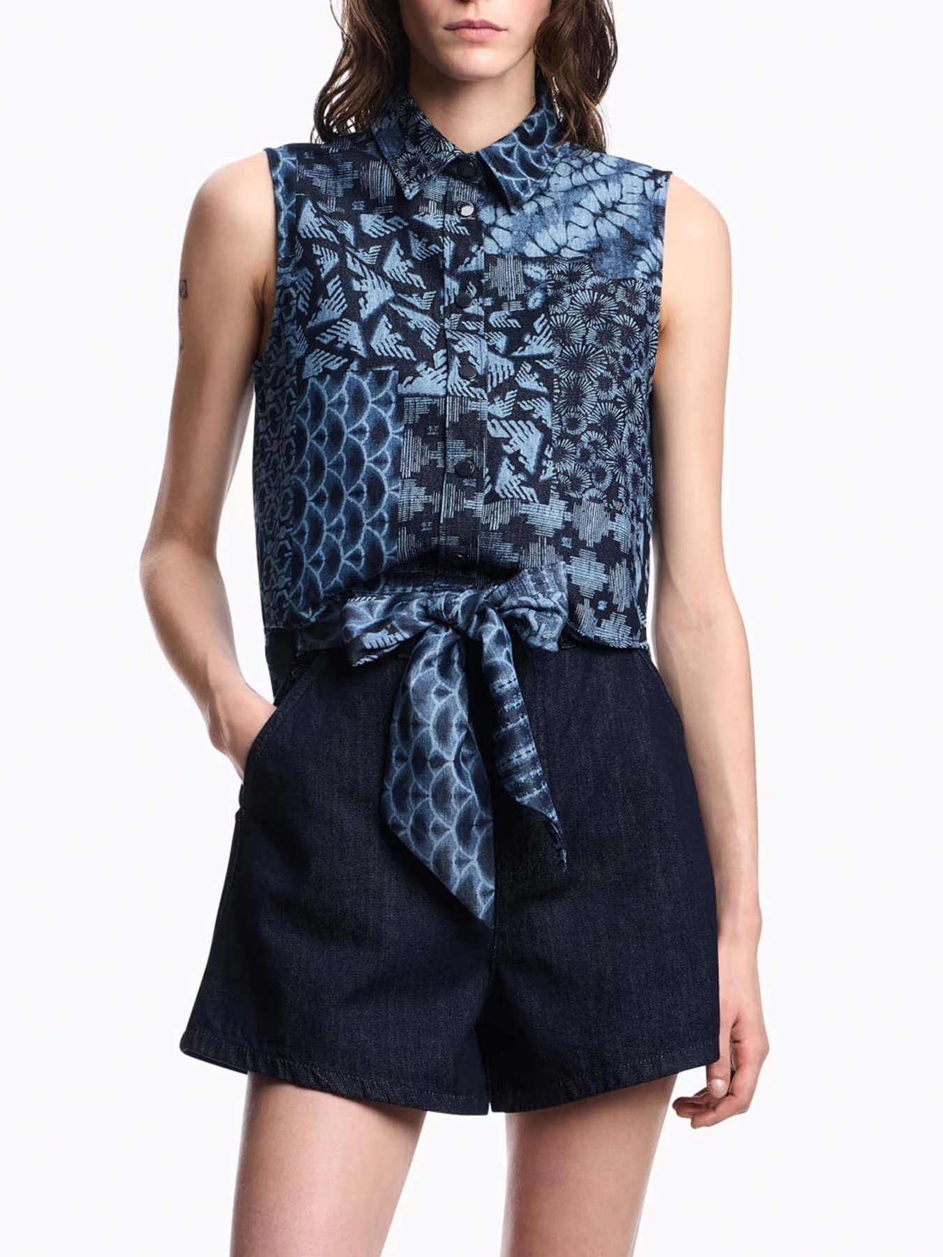 Шорты джинсовые Emporio Armani модель EW001498-AF14968-MB001 Фото