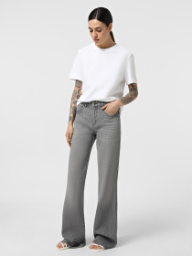 Широкие джинсы Emporio Armani модель EW001504-AF12676-M8001 Широкие джинсы Emporio Armani модель EW001504-AF12676-M8001 Фото