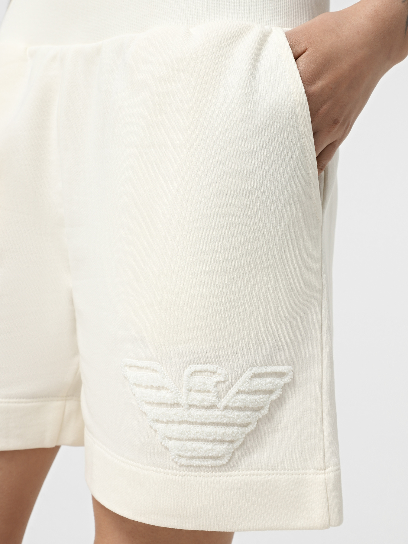 Шорти Emporio Armani модель EW000778-AF12186-U1131 Фото