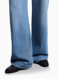 Широкі джинси Emporio Armani модель EW000737-AF12675-MB003 Фото