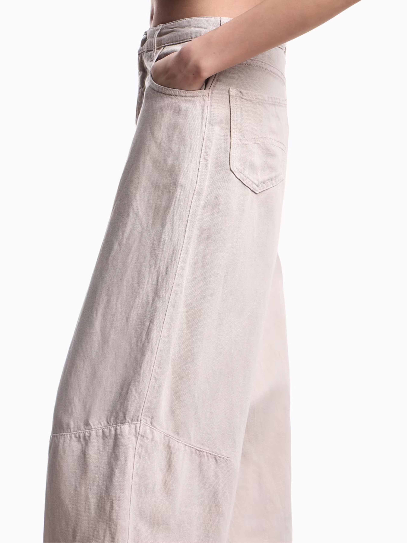 Широкі джинси Emporio Armani модель EW000758-AF12439-U8020 Фото