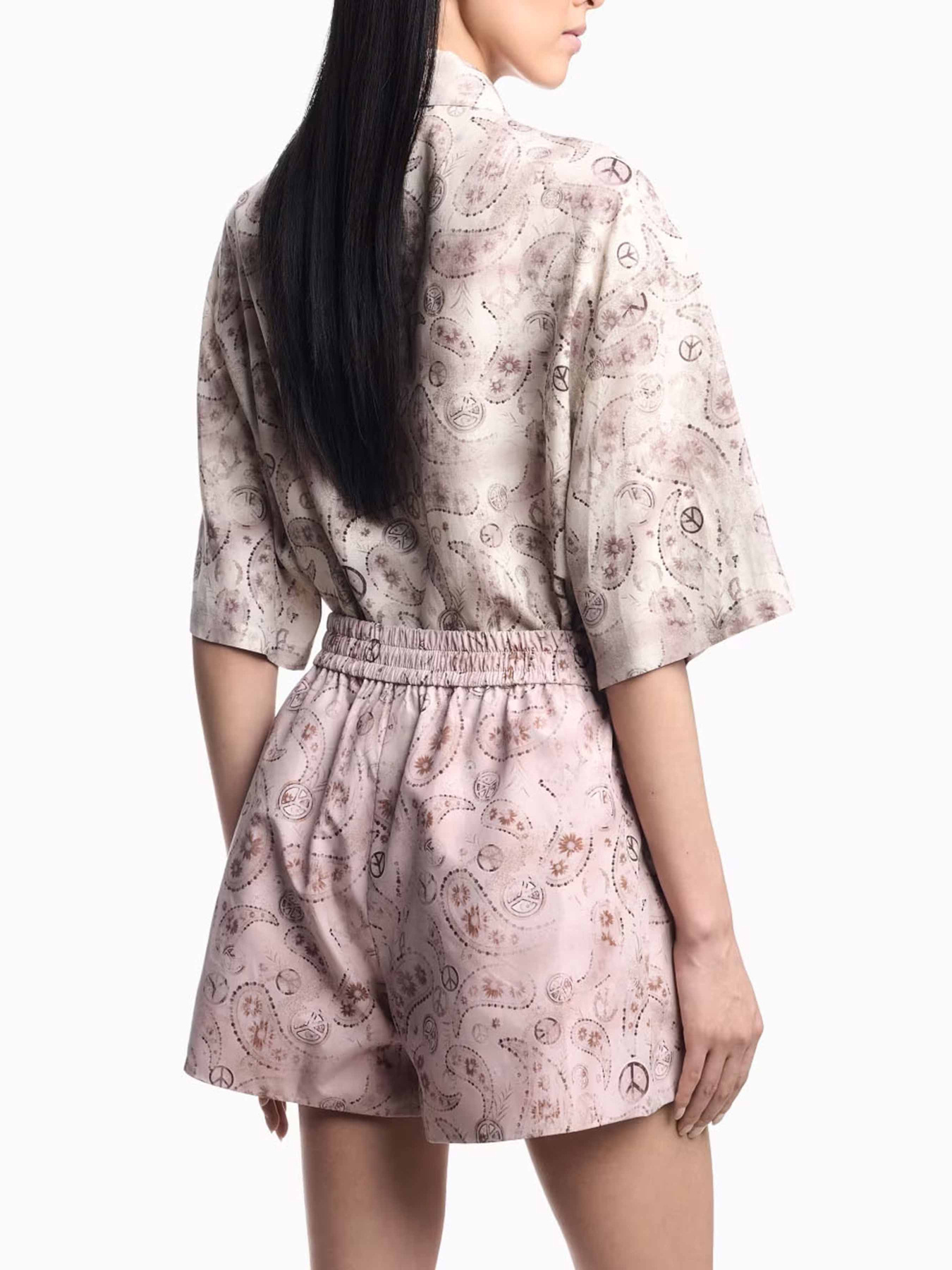 Повседневные шорты Emporio Armani Sustainable модель EW001316-AF13856-F4018 Фото