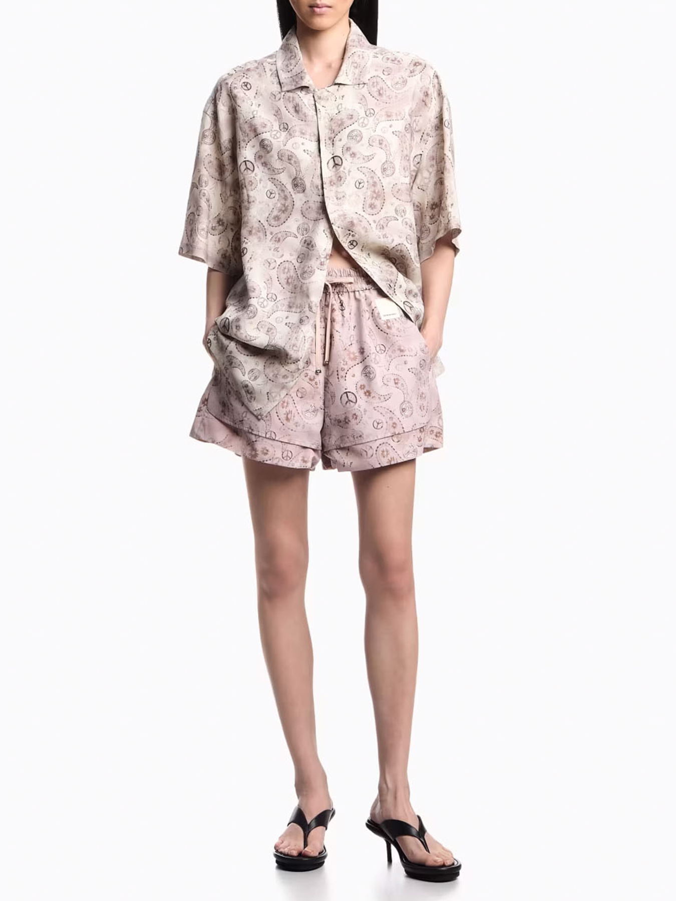 Повседневные шорты Emporio Armani Sustainable модель EW001316-AF13856-F4018 Фото