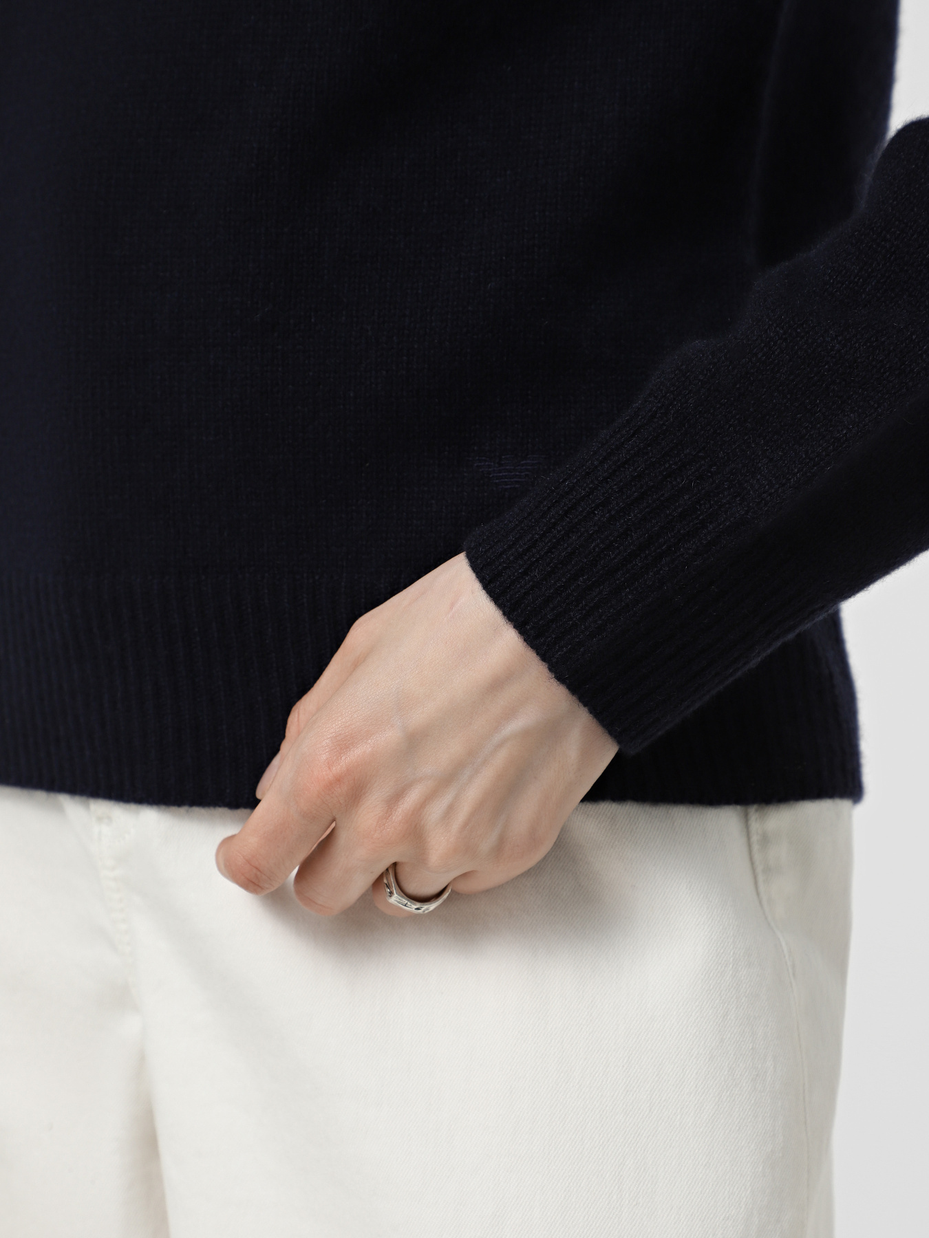 Светр Emporio Armani модель EW002561-AF18628-UB115 Фото