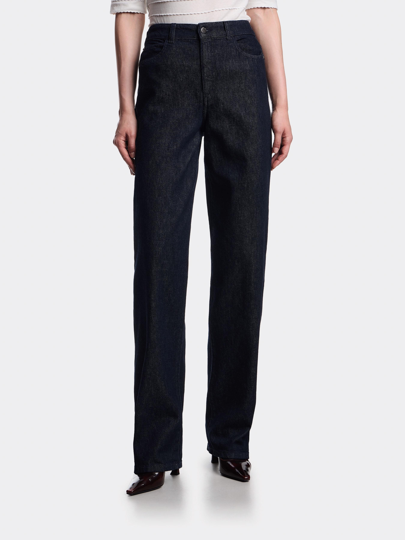 Прямые джинсы Emporio Armani модель EW000736-AF18421-MB001 Фото