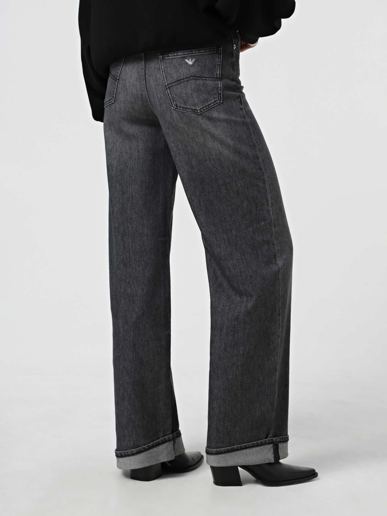 Прямые джинсы Emporio Armani модель EW000737-AF17033-M8001 Фото