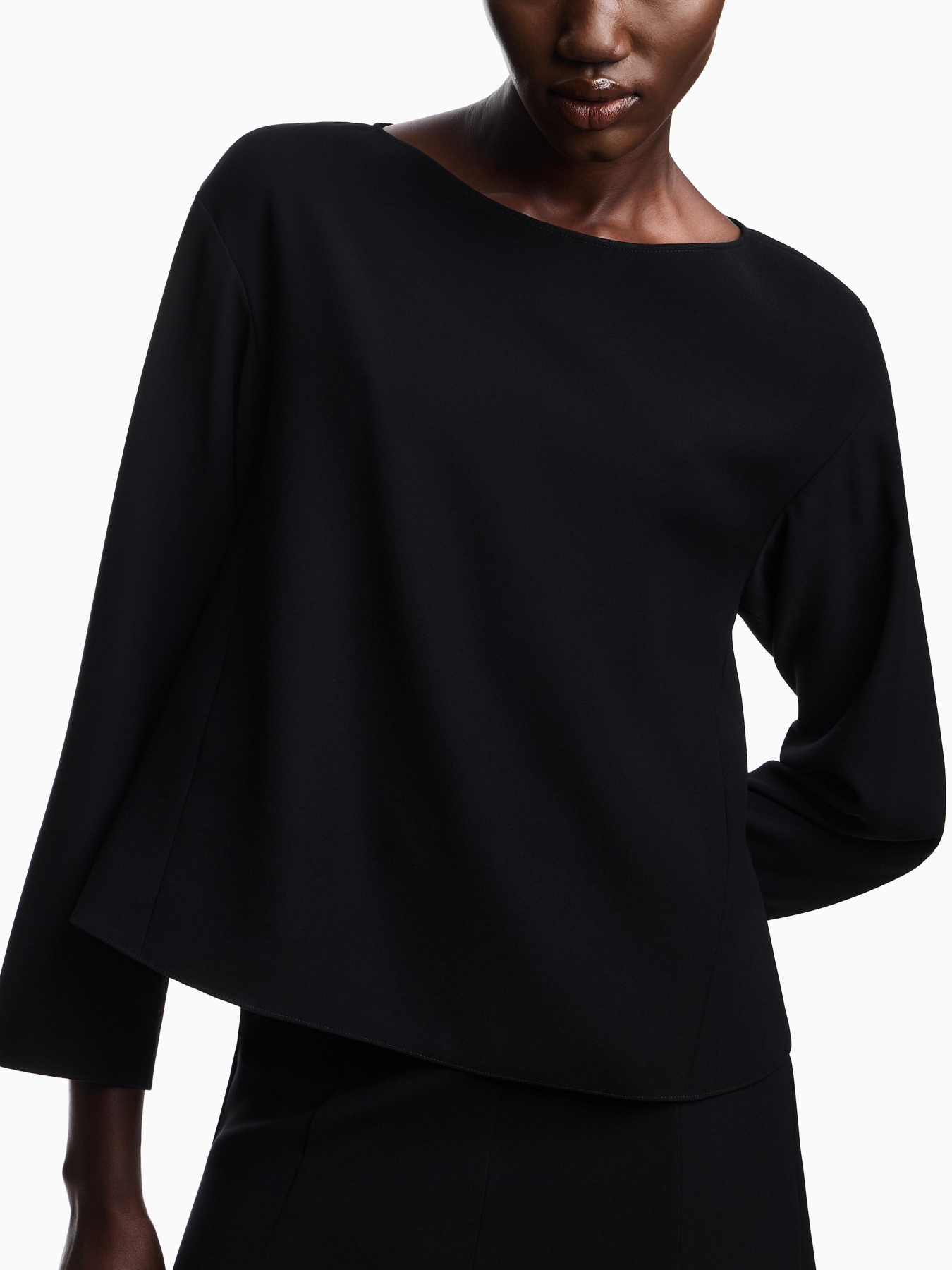 Блуза Emporio Armani модель EW001507-AF10206-UC001 Блуза Emporio Armani модель EW001507-AF10206-UC001 Фото