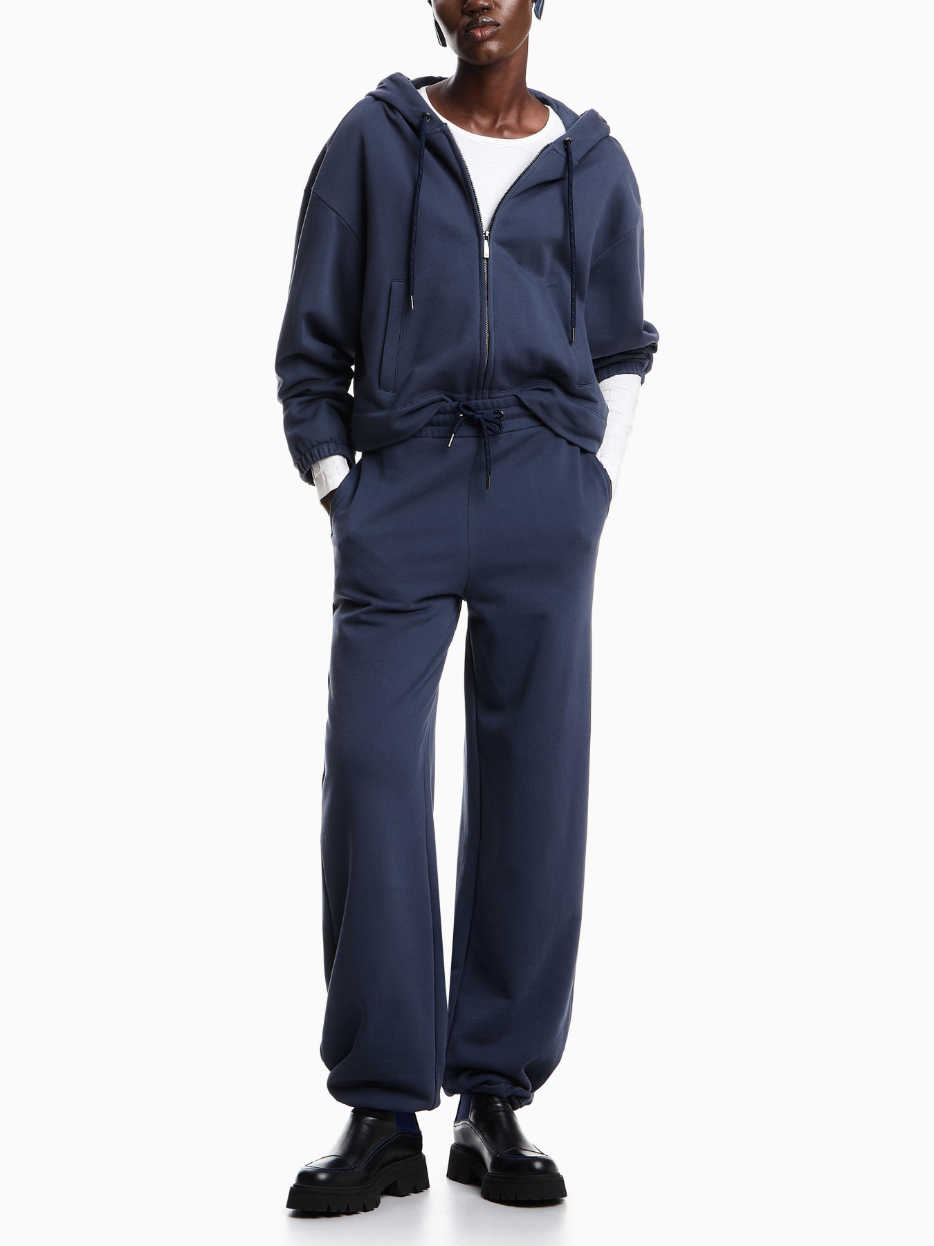 Штаны спортивные Emporio Armani модель EW002127-AF12538-UB092 Фото