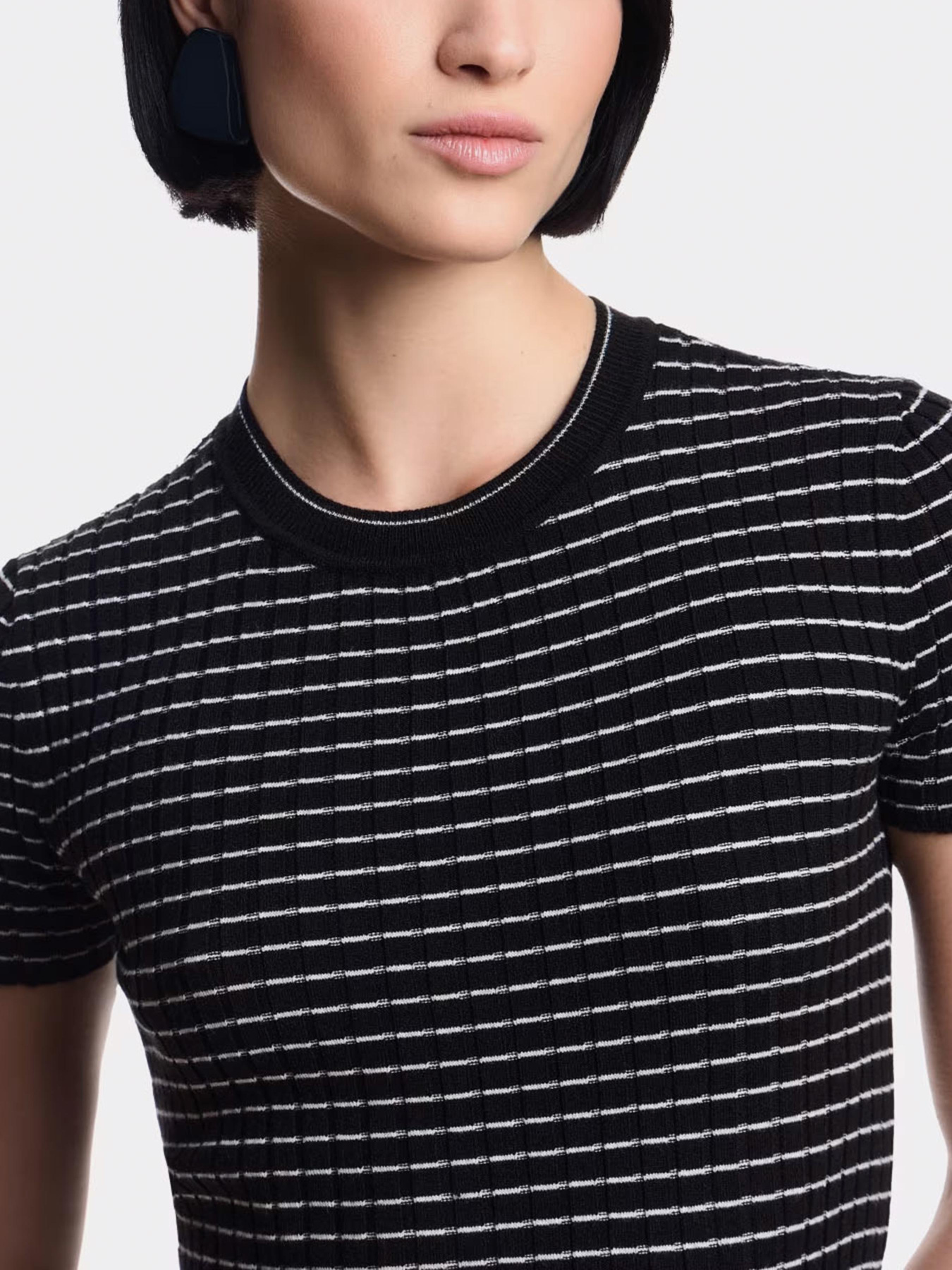 Джемпер Emporio Armani модель EW001262-AF18758-MC007 Фото