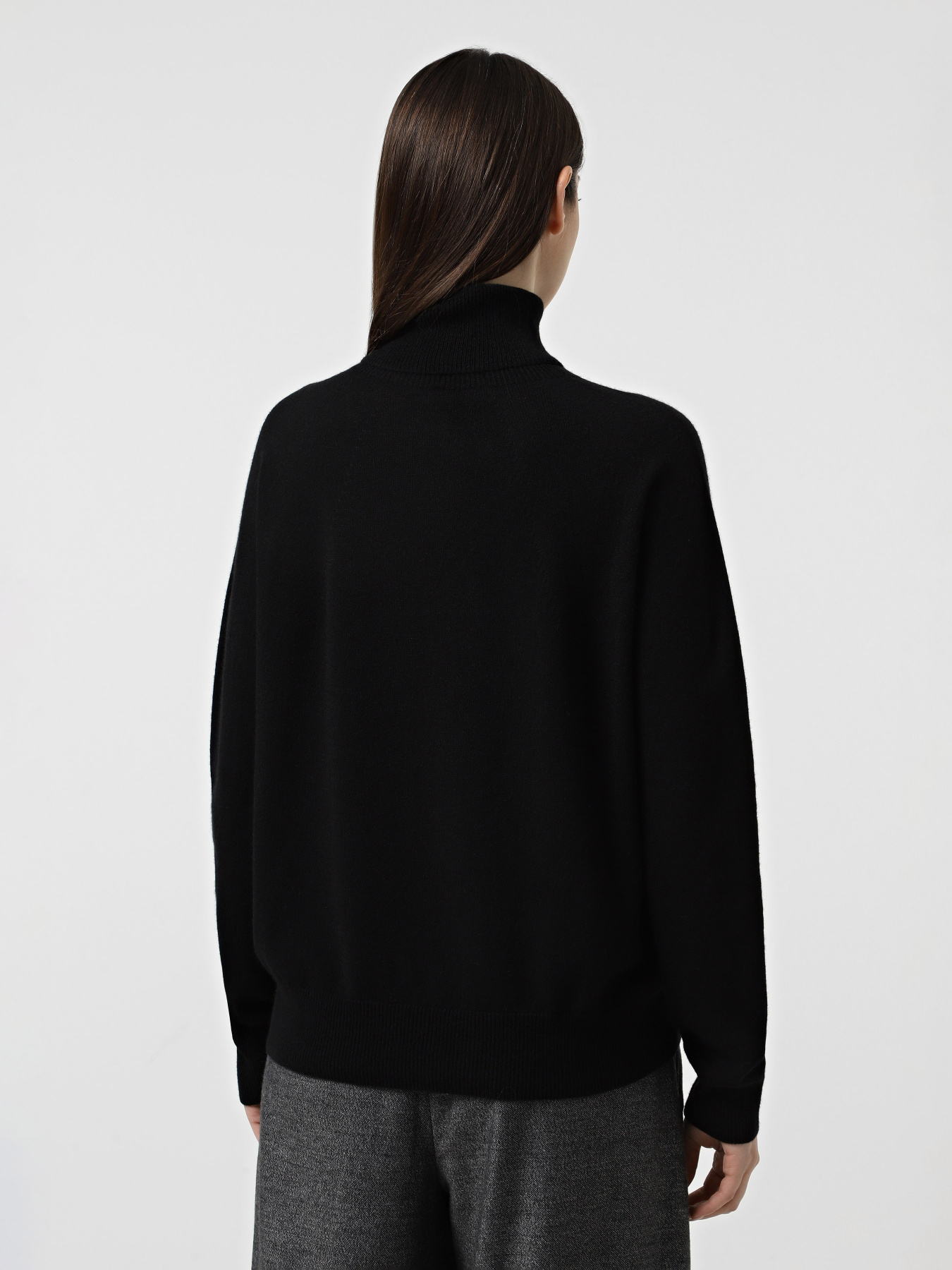 Свитер Emporio Armani модель EW002560-AF18628-UC001 Фото