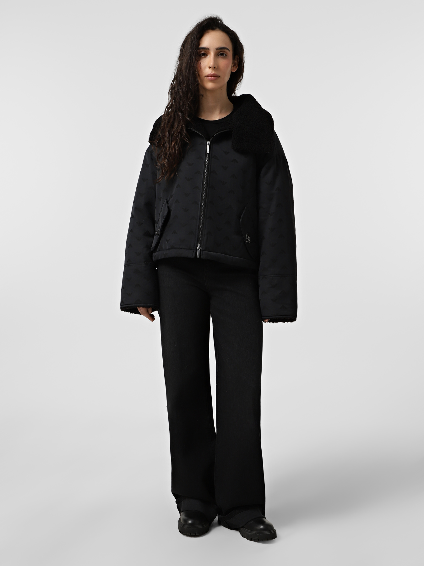 Прямые джинсы Emporio Armani модель EW000737-AF17033-MC002 Прямые джинсы Emporio Armani модель EW000737-AF17033-MC002 Фото