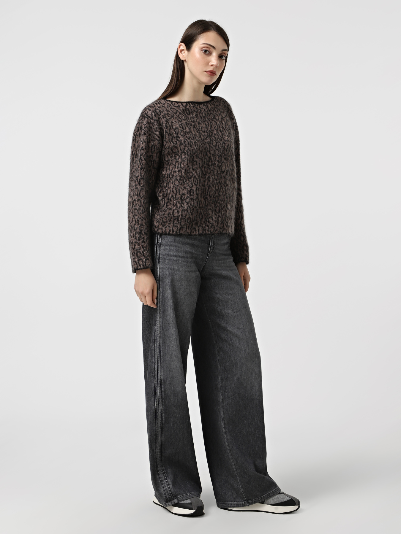 Прямые джинсы Emporio Armani модель EW002351-AF17033-M8001 Прямые джинсы Emporio Armani модель EW002351-AF17033-M8001 Фото