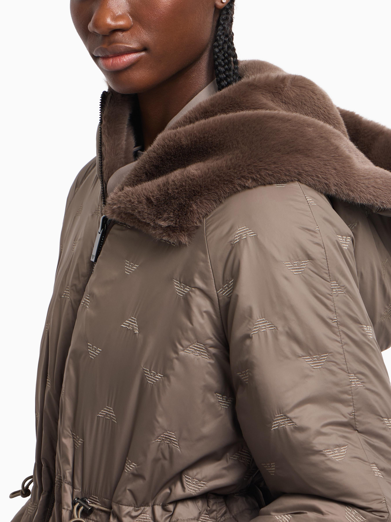 Шуба Emporio Armani модель EW001467-AF14618-U6125 Фото