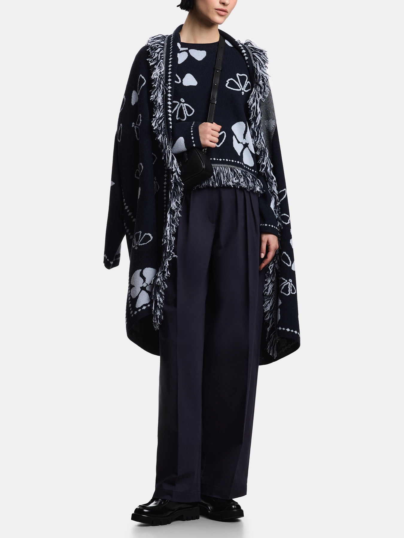 Класичні штани Emporio Armani модель EW003109-AF19664-UB146 Фото