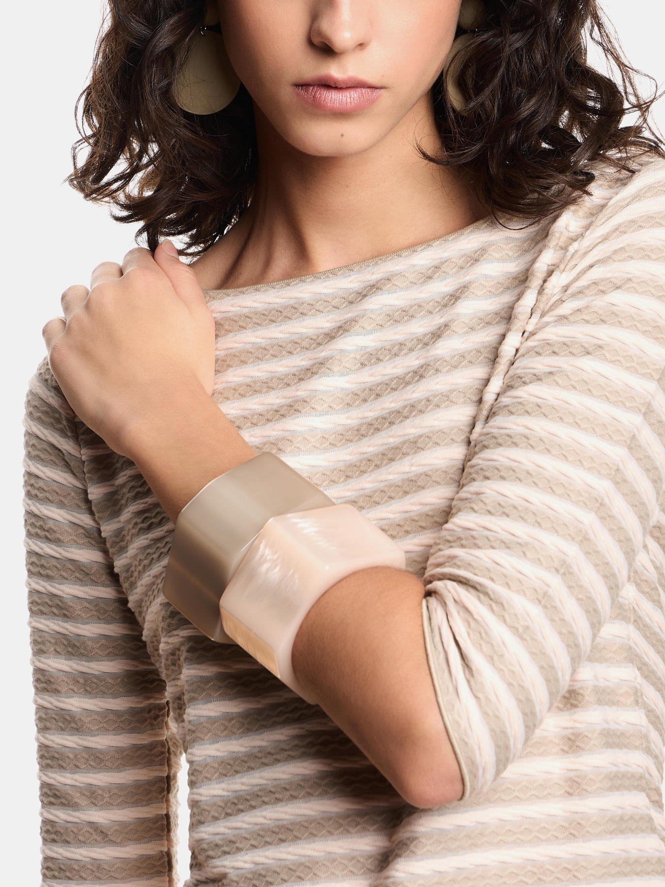 Джемпер Emporio Armani модель EW003583-AF21216-F6016 Джемпер Emporio Armani модель EW003583-AF21216-F6016 Фото