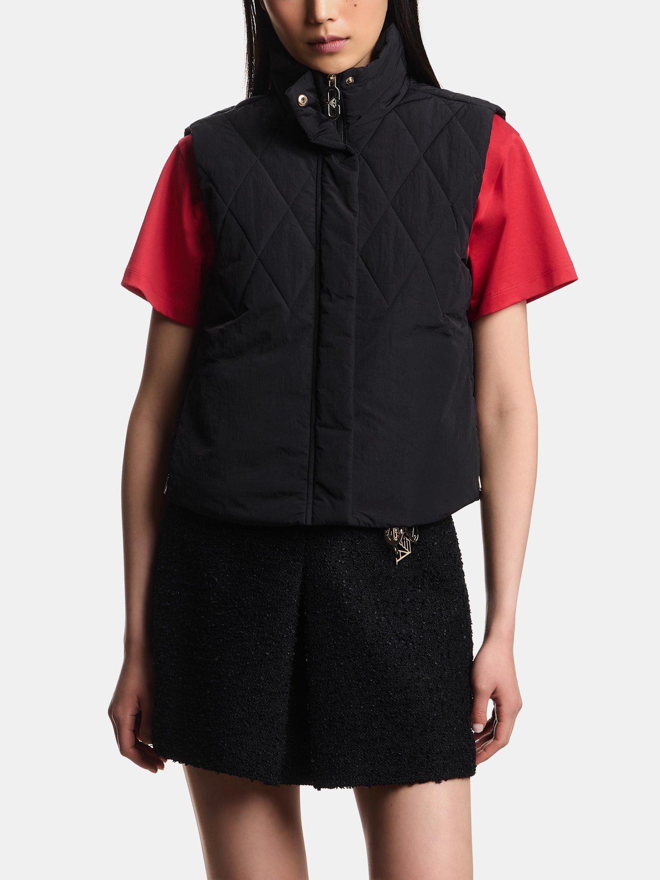 Утепленный жилет Emporio Armani модель EW003910-AF22803-UC001 Фото