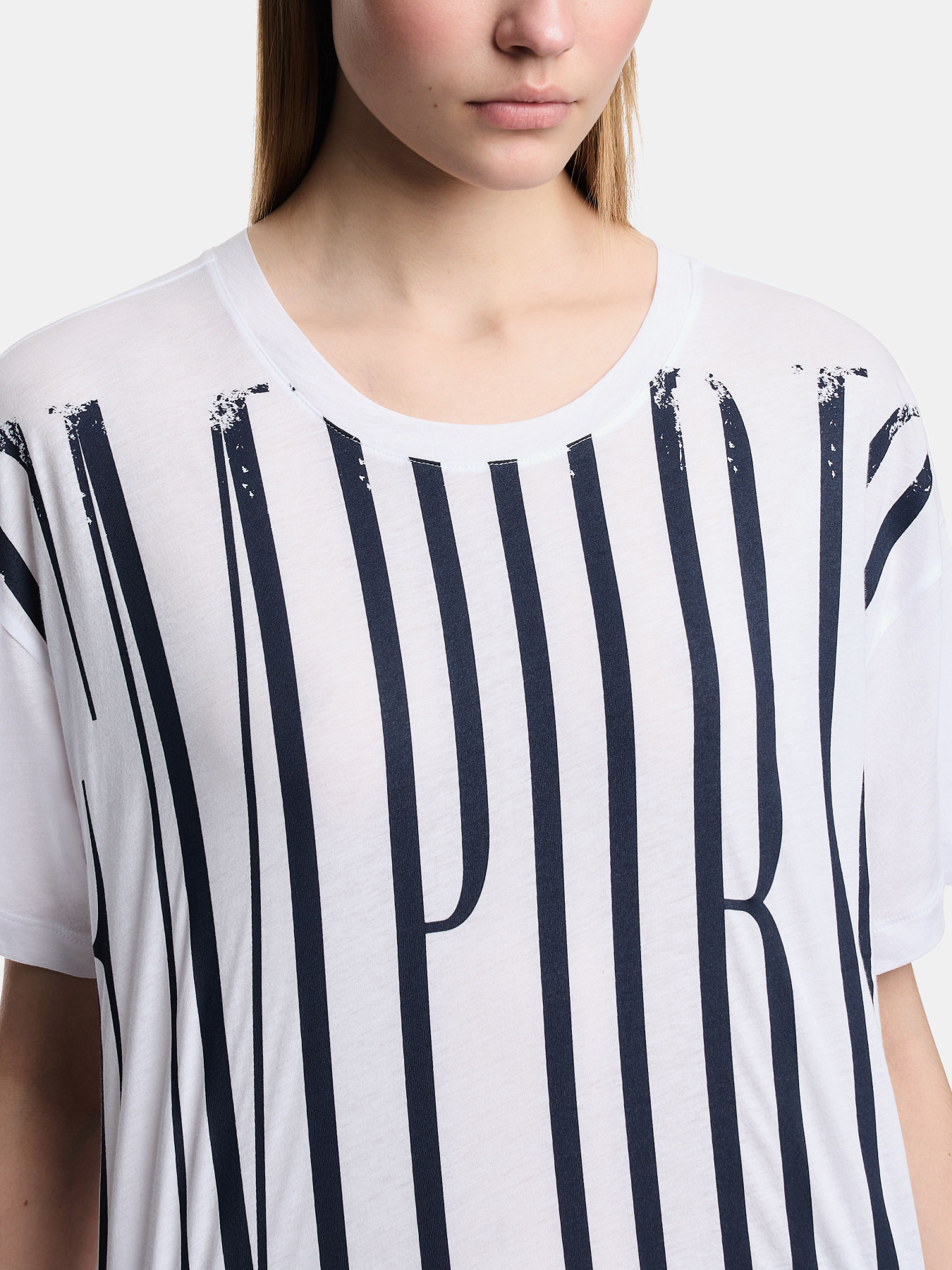 Футболки и поло Emporio Armani модель EW004392-AF24695-U0002 Футболки и поло Emporio Armani модель EW004392-AF24695-U0002 Фото