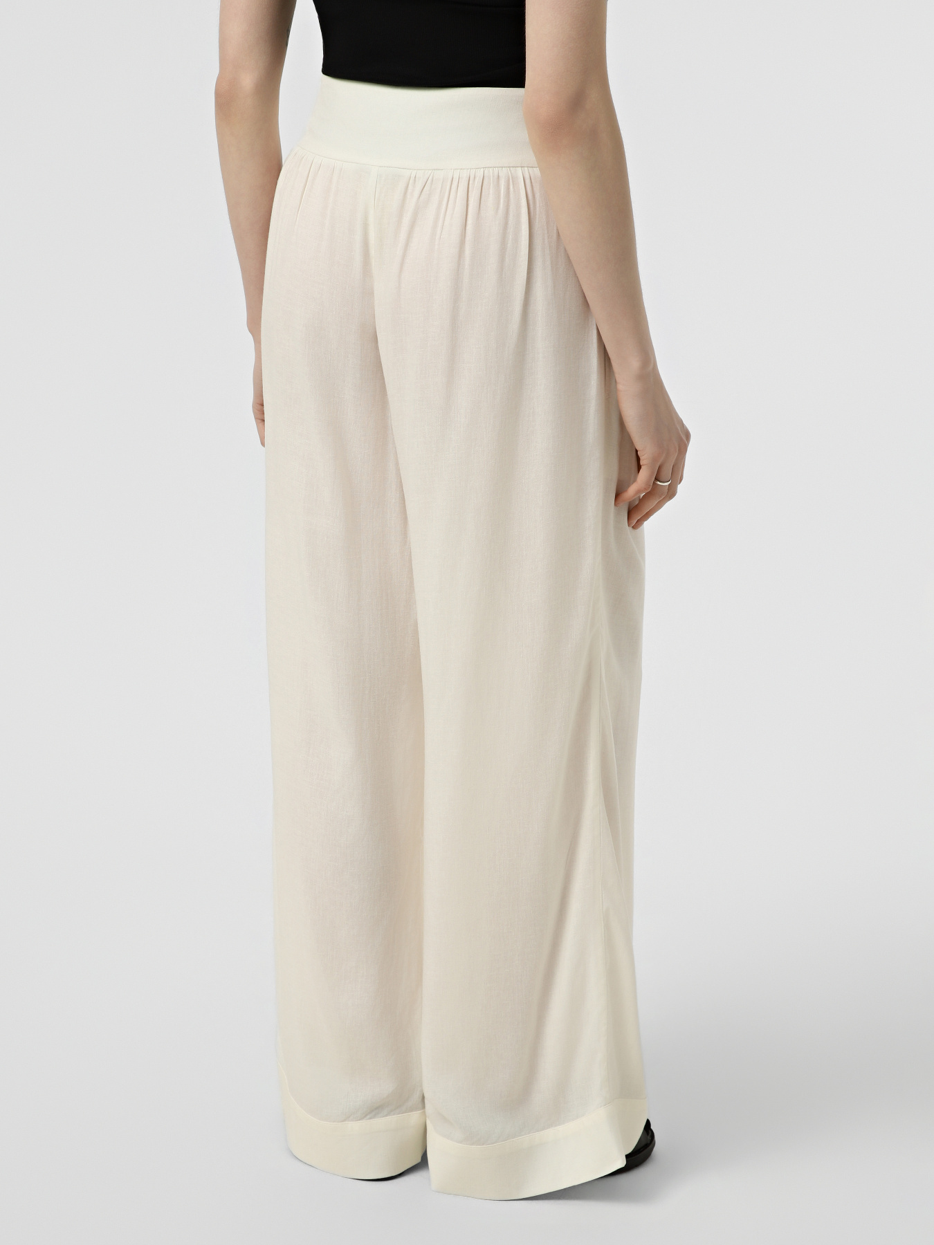 Штани Emporio Armani модель EW003422-AF20252-U1131 Фото