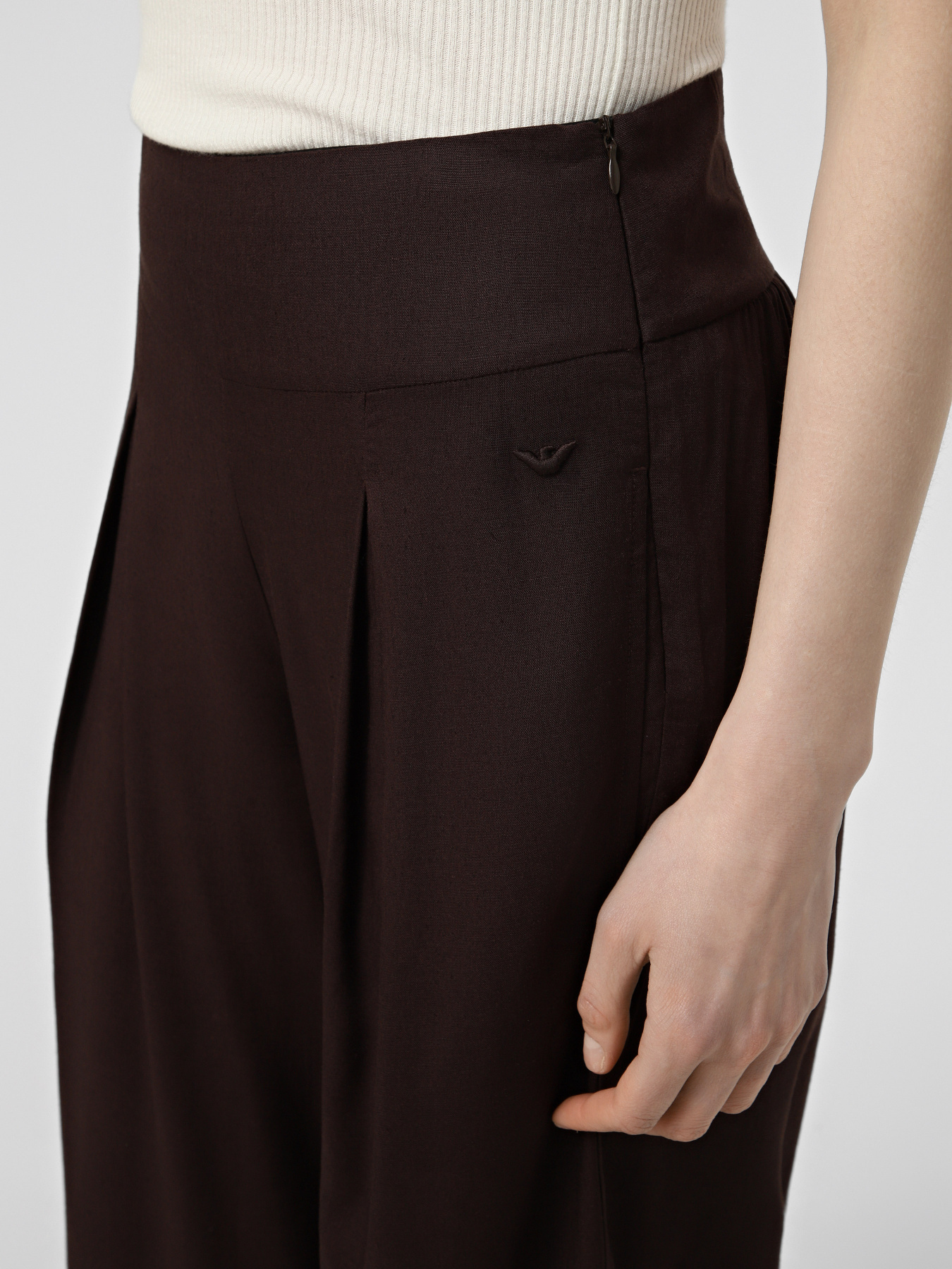 Штани Emporio Armani модель EW003422-AF20252-U6279 Фото