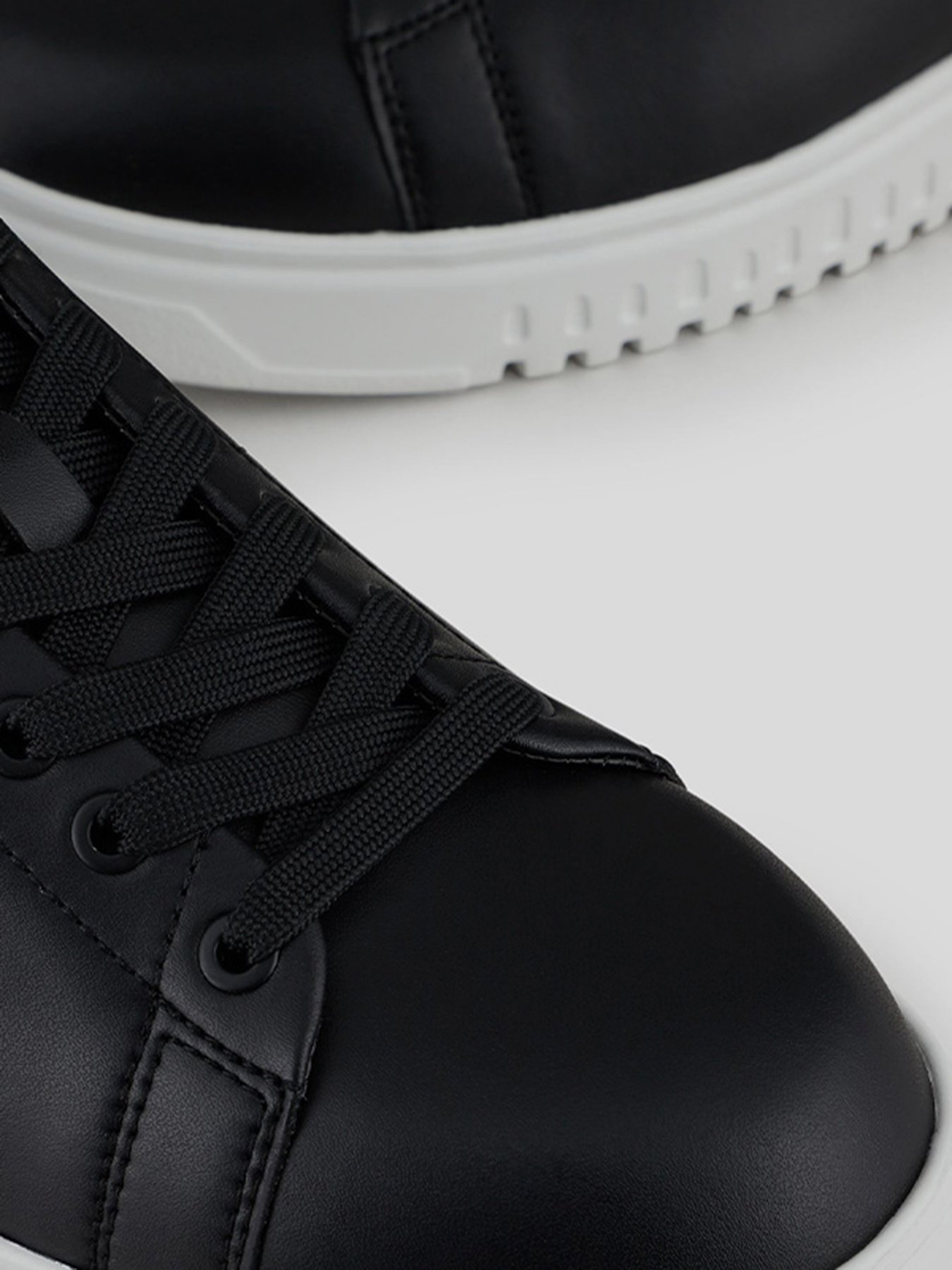 Кроссовки Emporio Armani модель X4X312-XM747-K001 Фото