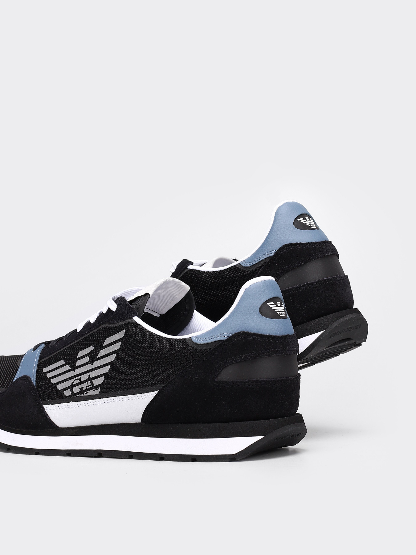 Кроссовки повседневные Emporio Armani модель X4X537-XM678-Q092 Фото