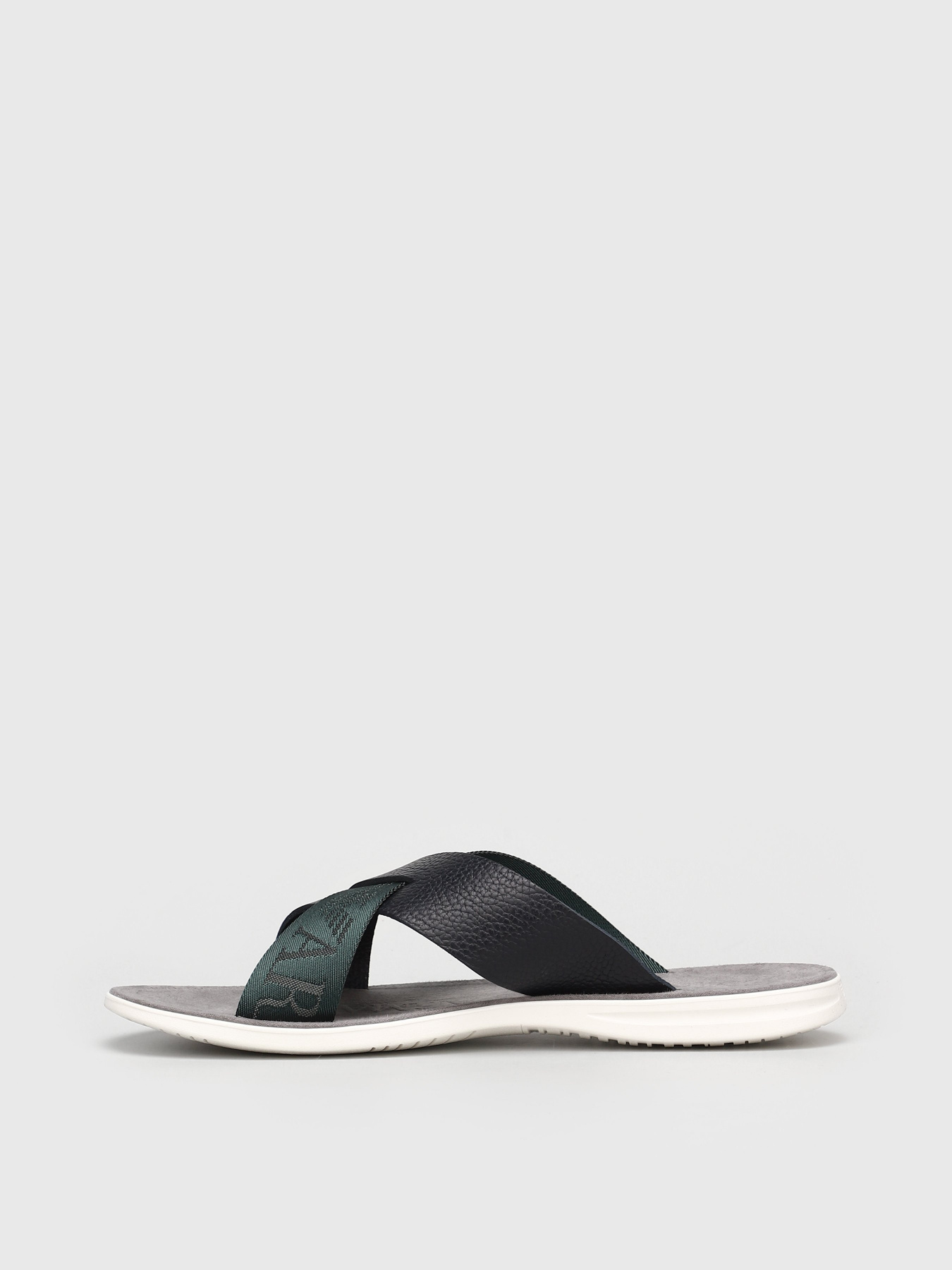 Шлепанцы Emporio Armani модель X4P081-XM845-Q154 Фото