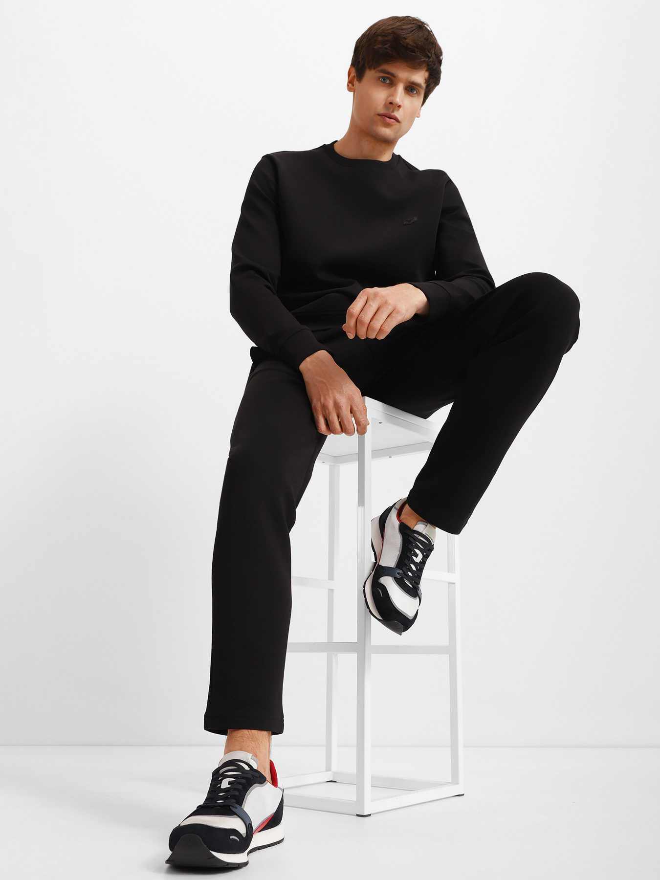 Кроссовки повседневные Emporio Armani модель X4X537-XM678-Q824 Фото