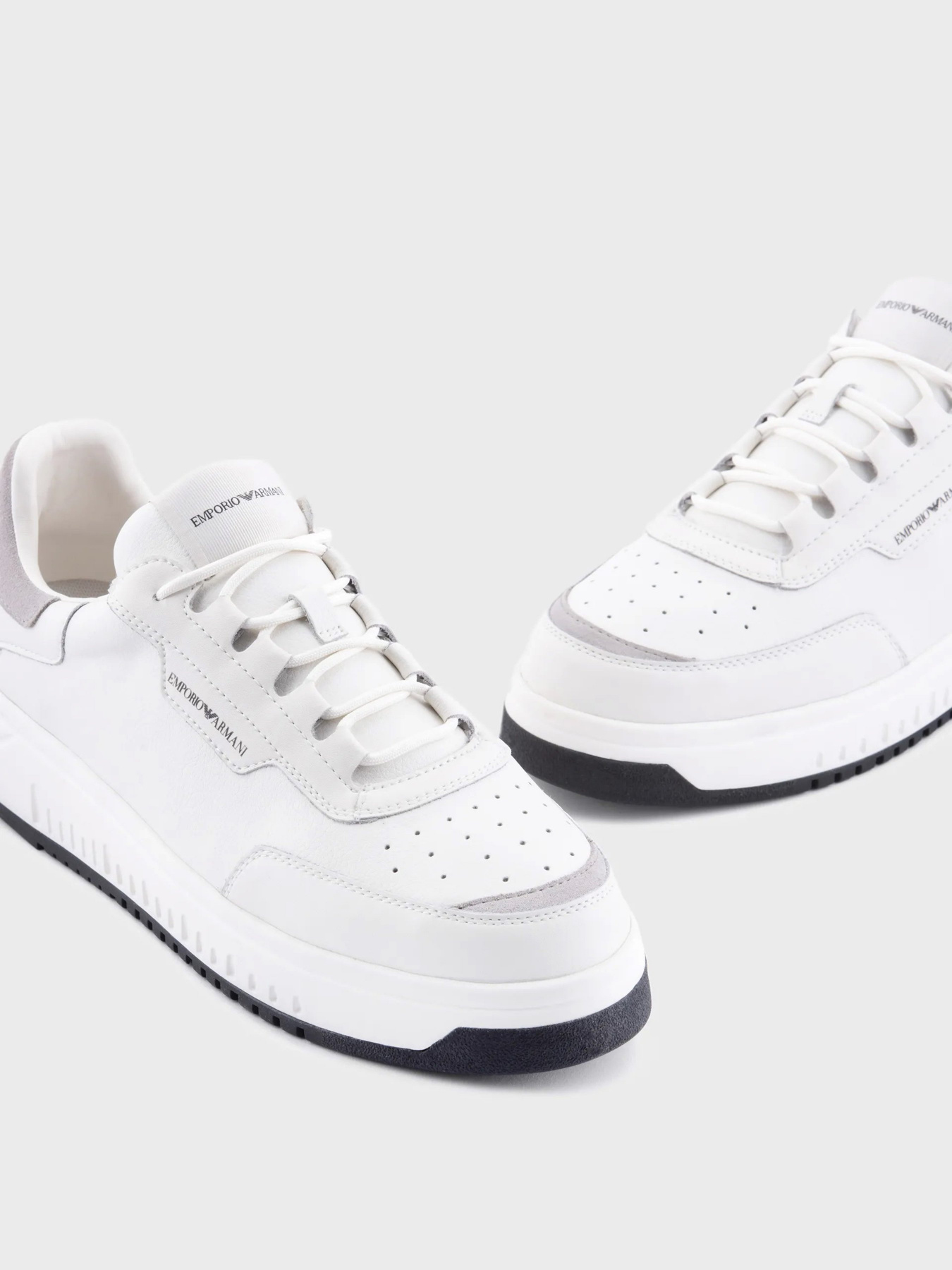 Кроссовки повседневные Emporio Armani модель X4X589-XN321-S138 Фото