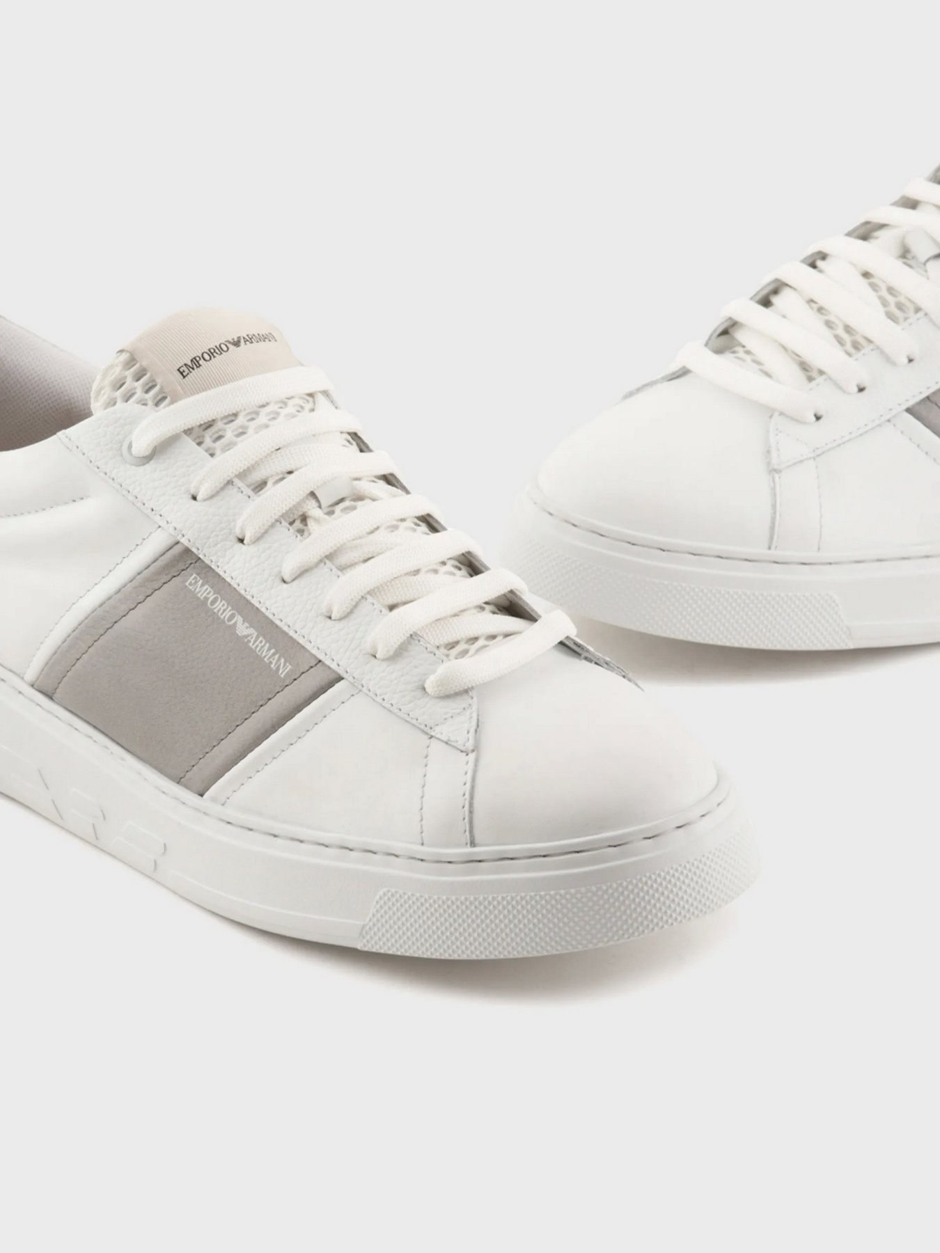 Кроссовки повседневные Emporio Armani модель X4X570-XN840-K525 Фото