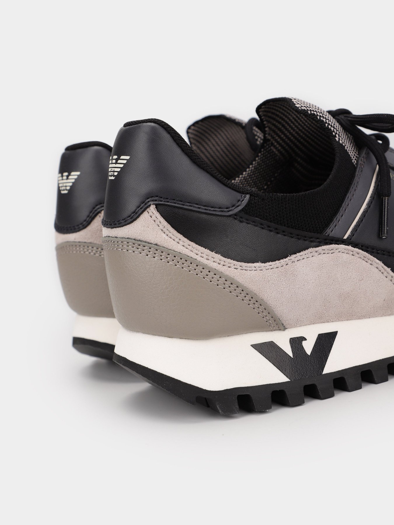 Кроссовки Emporio Armani модель X4X616-XN632-S728 Фото