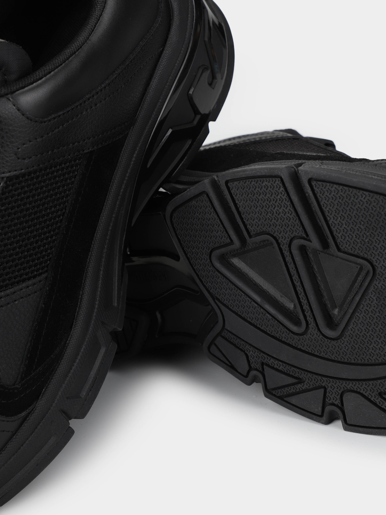 Кроссовки повседневные Emporio Armani модель X4X625-XR087-T624 Фото