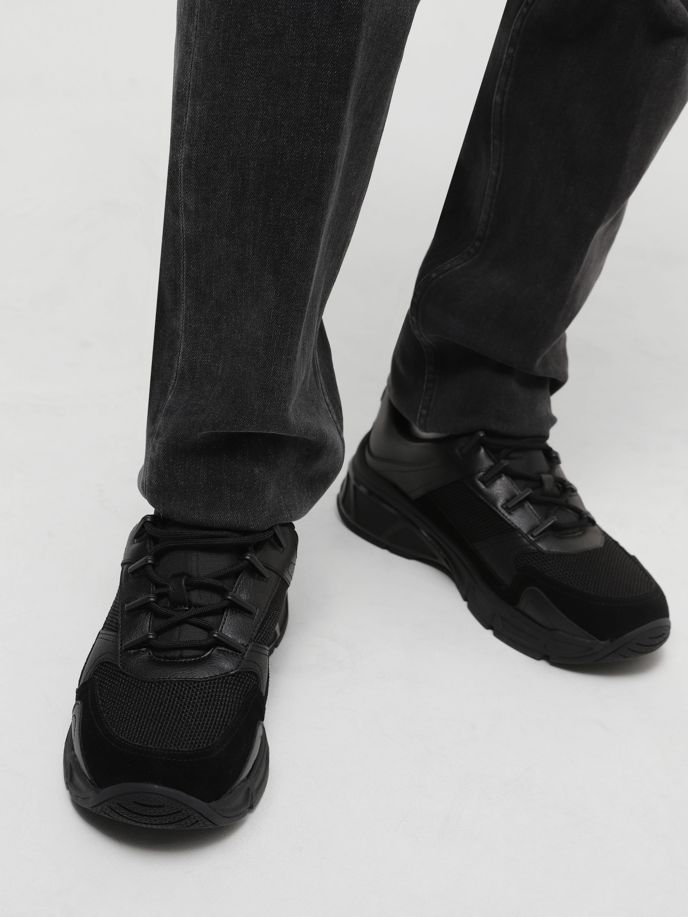 Кроссовки повседневные Emporio Armani модель X4X625-XR087-T624 Фото