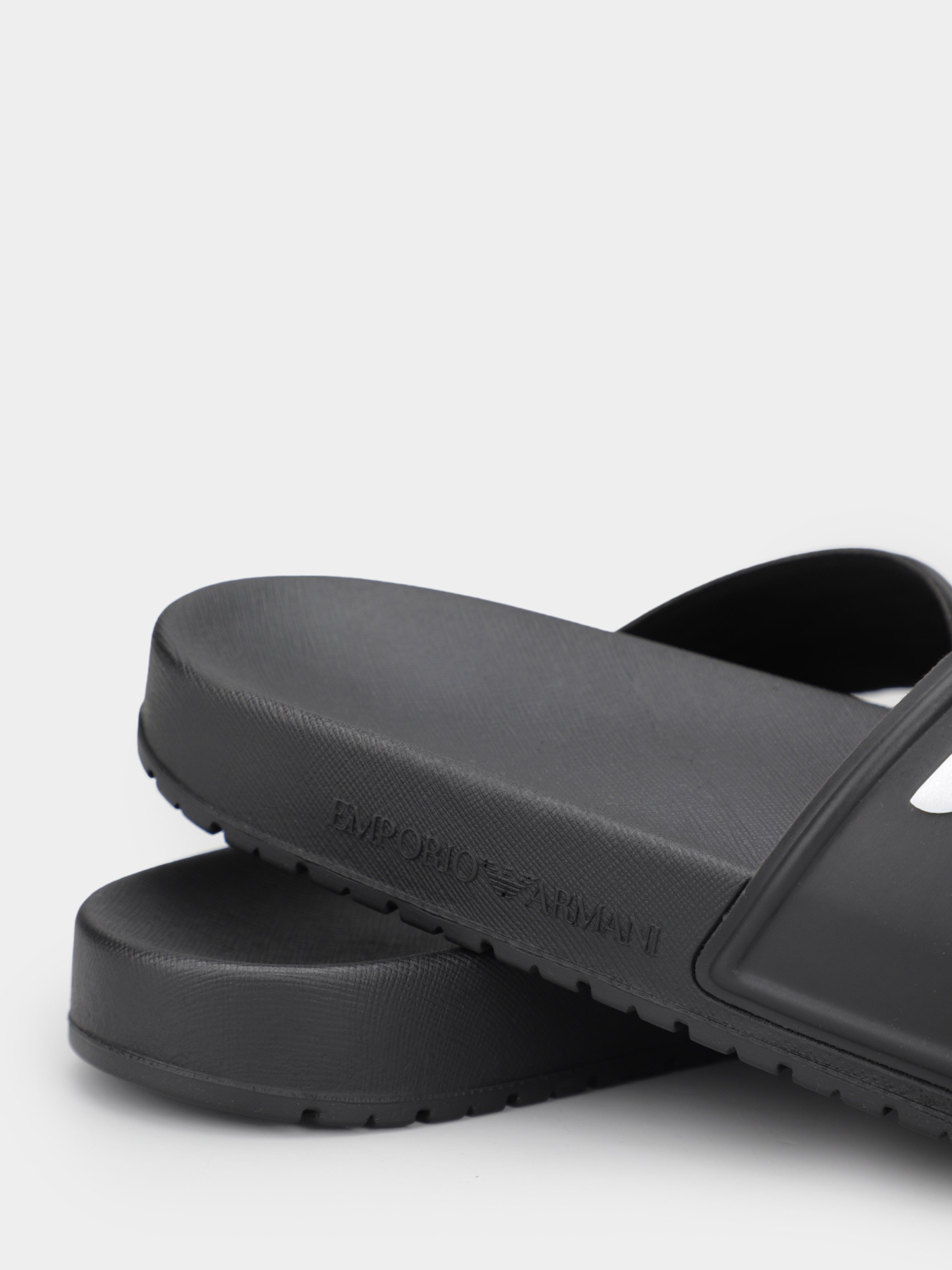 Шлепанцы Emporio Armani модель XVPS08-XN747-A120 Фото