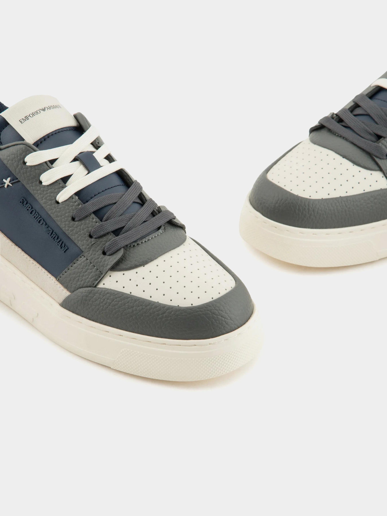 Кроссовки Emporio Armani модель X4X657-XR101-T848 Фото