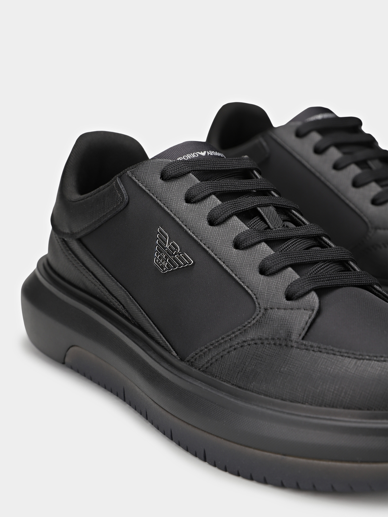 Кроссовки Emporio Armani модель X4X633-XR325-K001 Фото